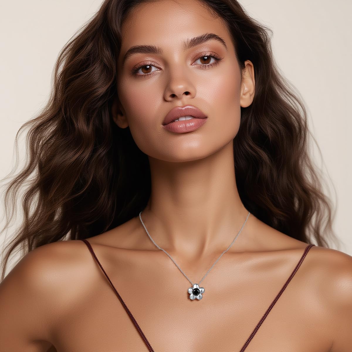 Reffeer Collana con ciondolo a forma di margherita in argento 925 e zirconia cubica nera, per donne e adolescenti