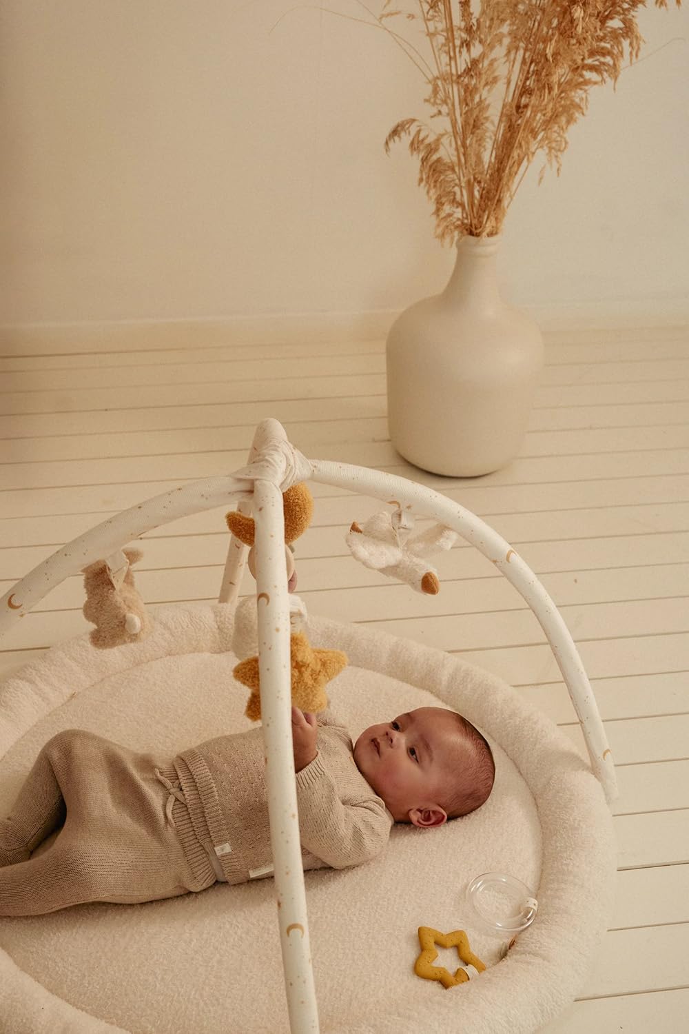 Little Dutch Krabbeldecke mit Spielbogen Activity Baby weiß - Newborn Naturals