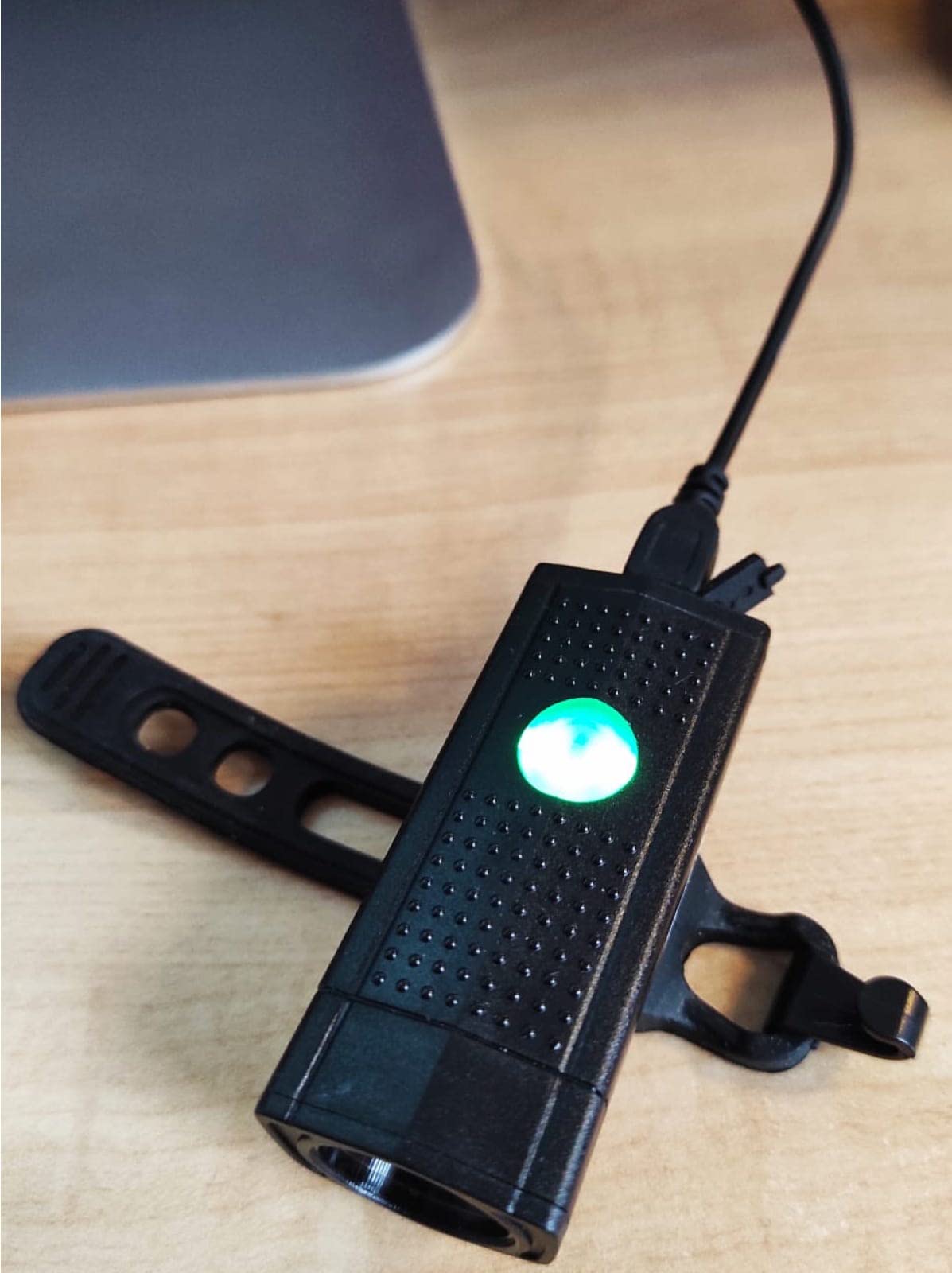 FEU AVANT PROX AERO F PLUS 400Lm USB 1000 mAh