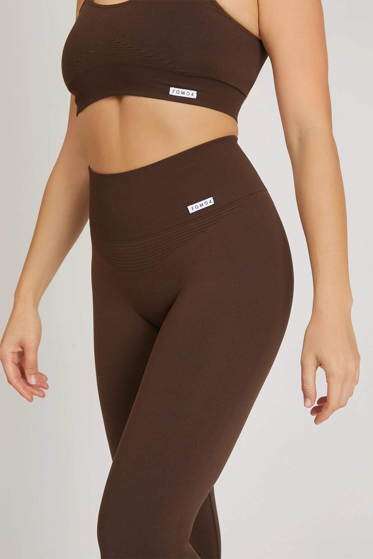 FGM04 Leggings Confidence Donna Lift-Up | Fascione 9 cm, valorizzazione discreta del lato B, superficie coprente opaca, tessuto 4 stagioni e 100% Made in Italy.