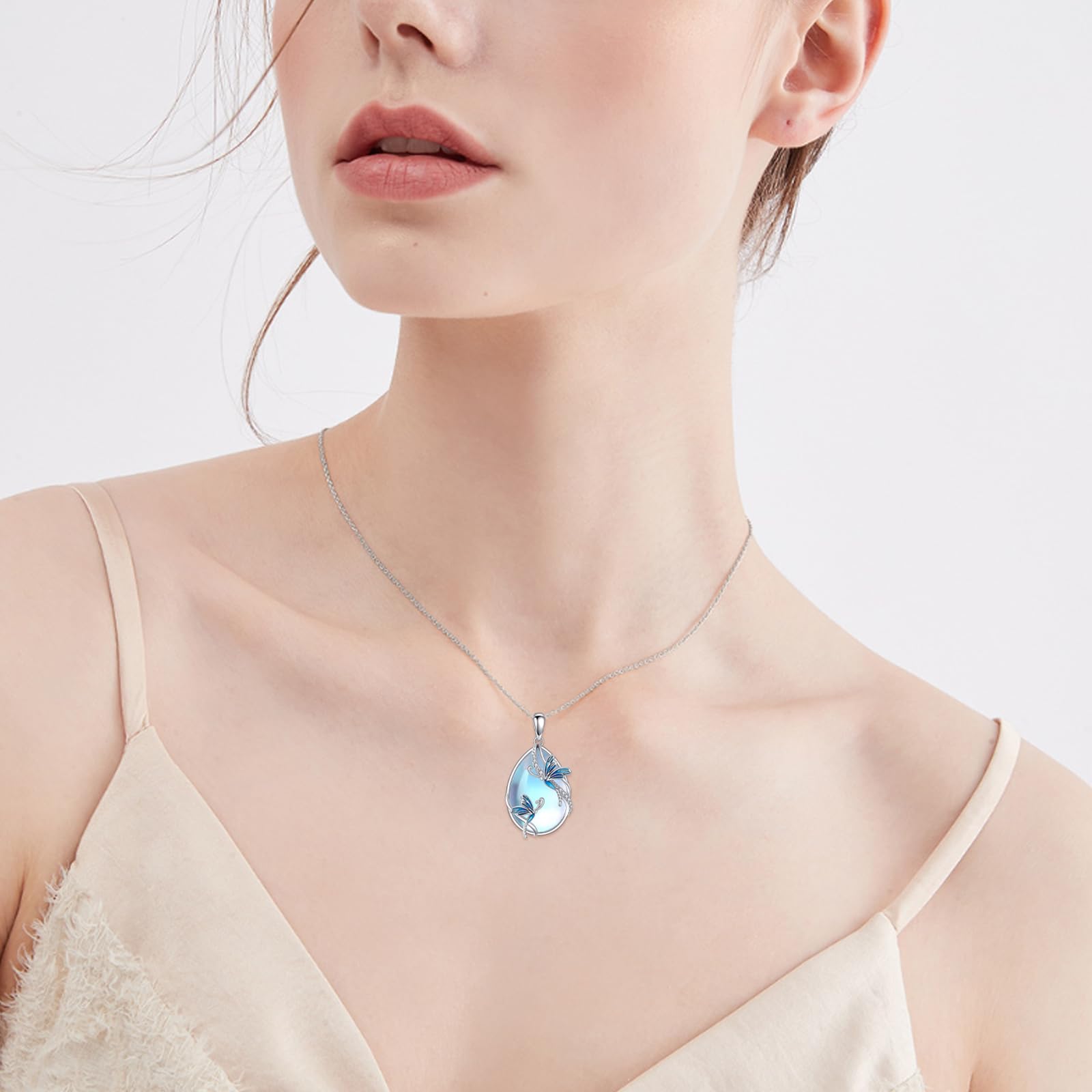 KQF Collana da donna con ciondolo a forma di libellula, farfalla, gatto, medusa, coniglietto, axolotl, ape, sirena, colibrì, elefante, in argento Sterling, con pietra di luna, idea regalo per donne
