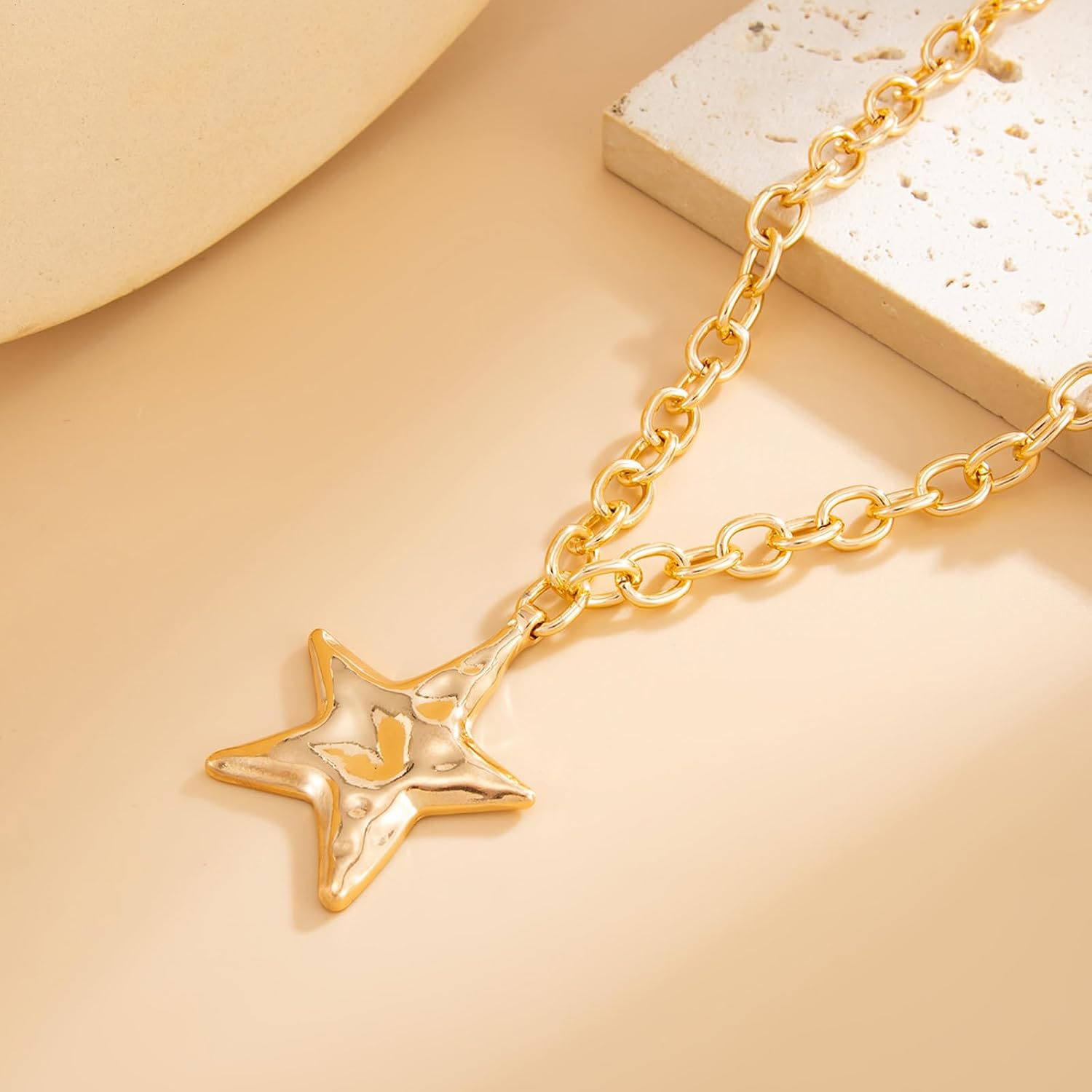 Chunky Star Pendant Necklace for Women, Polished Link Chain Choker with Large Star Charm, Toggle Clasp Statement Jewelry for Layering