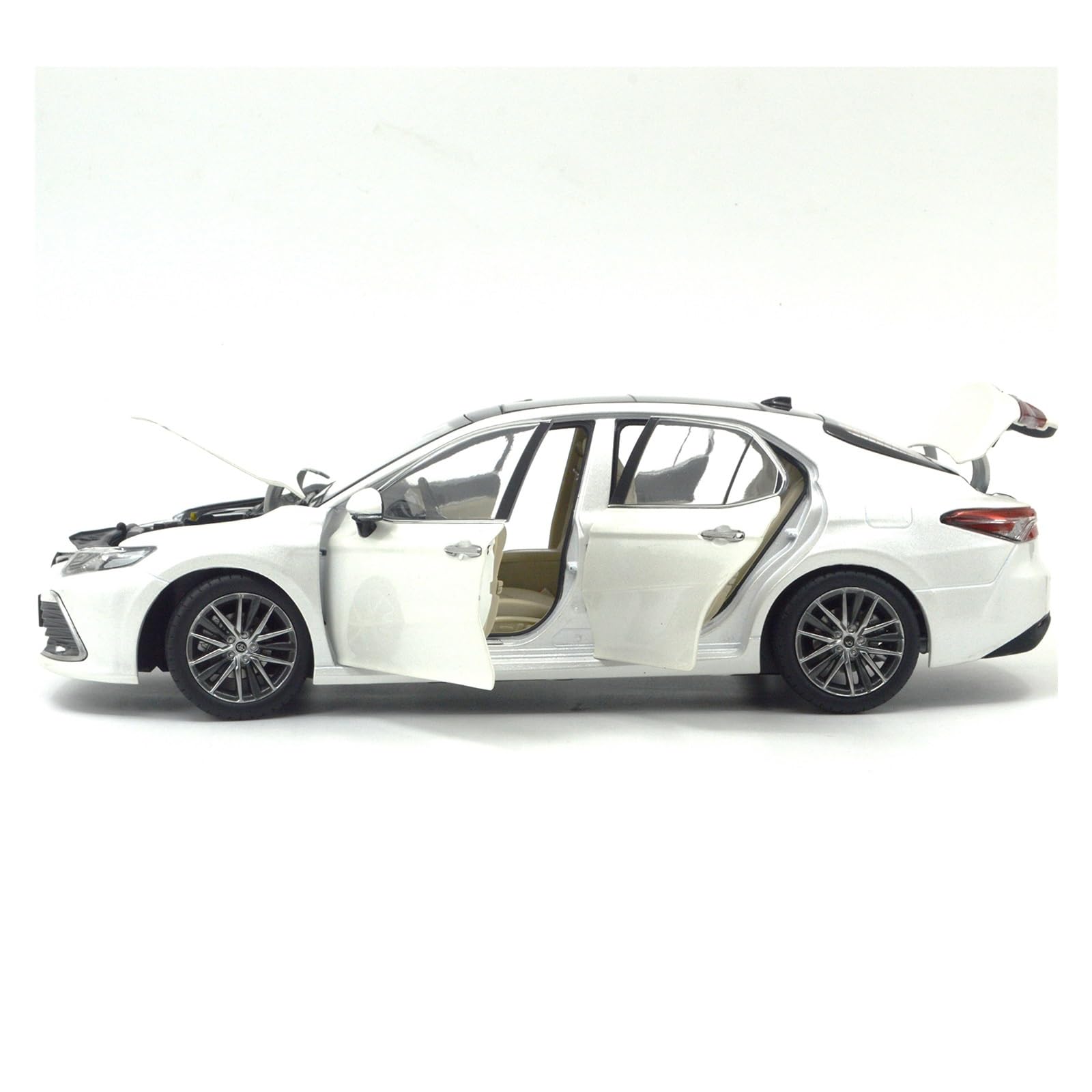 Scale Finished Model Car 1:18 Scale for Toyota Camry 2021 Alloy