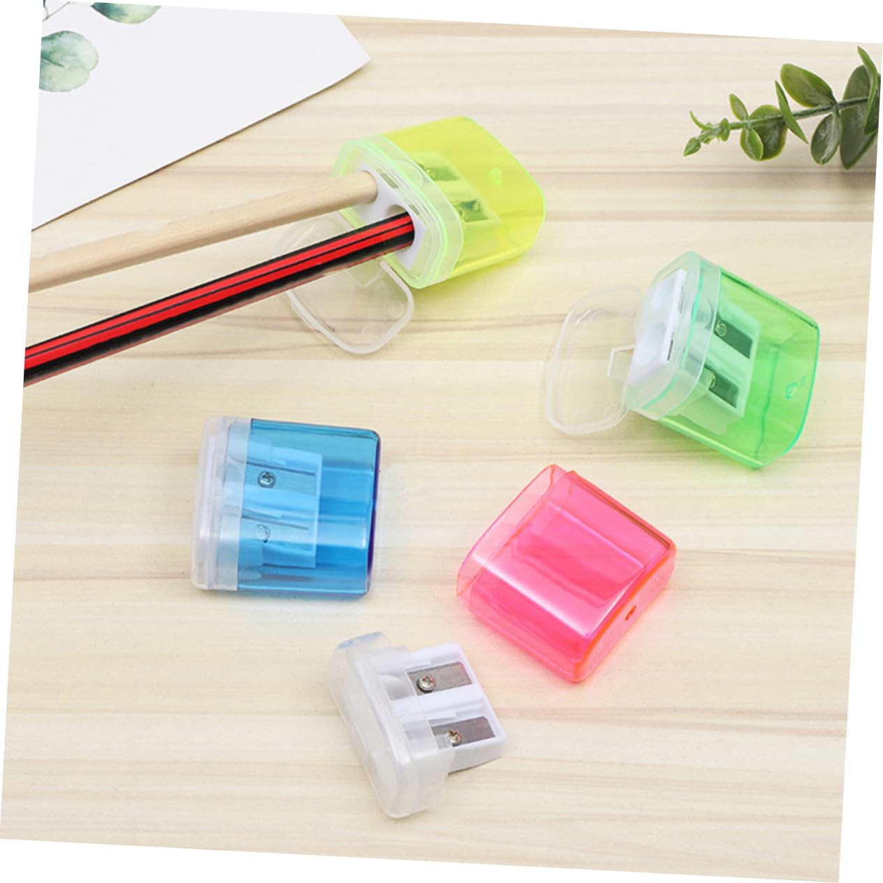 NUOBESTY Taille-crayons Ménager 48 Pièces Double Trou Couvercle, en Plastique Léger et Design Créatif pour Bureau et École