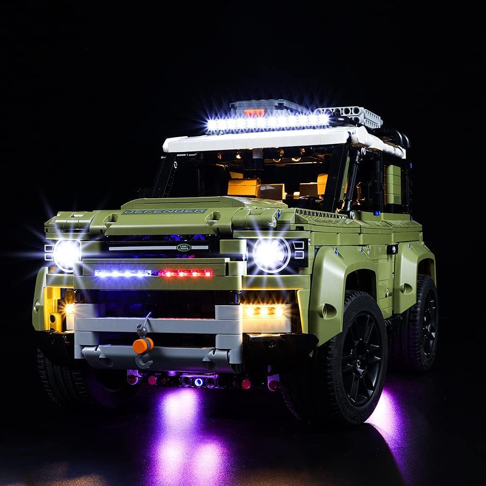 Hinteren view of the lit-up Lego Land Rover Defender model