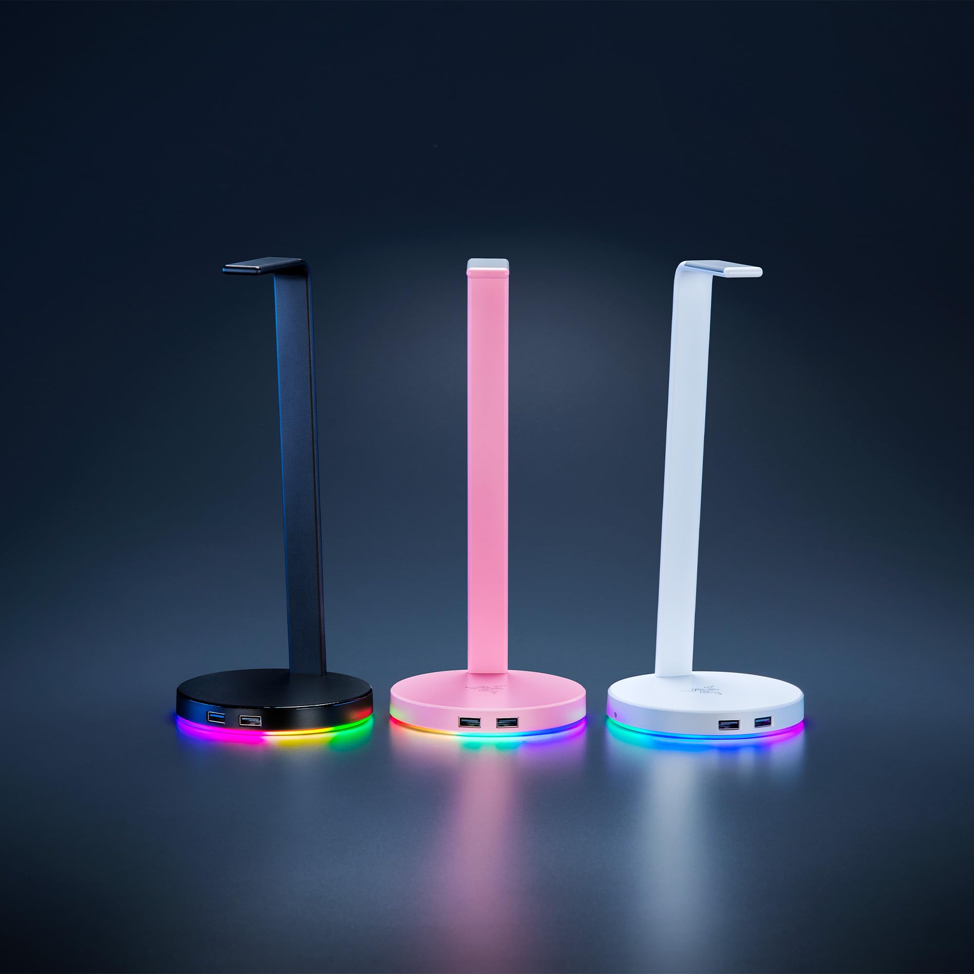 Razer Base Station V2 Chroma - Support pour Casque avec concentrateur USB (Éclairage Chroma RGB - 2 Ports USB 3.1, Base antidérapante, Conçu pour Les Casques de Jeu) Noir