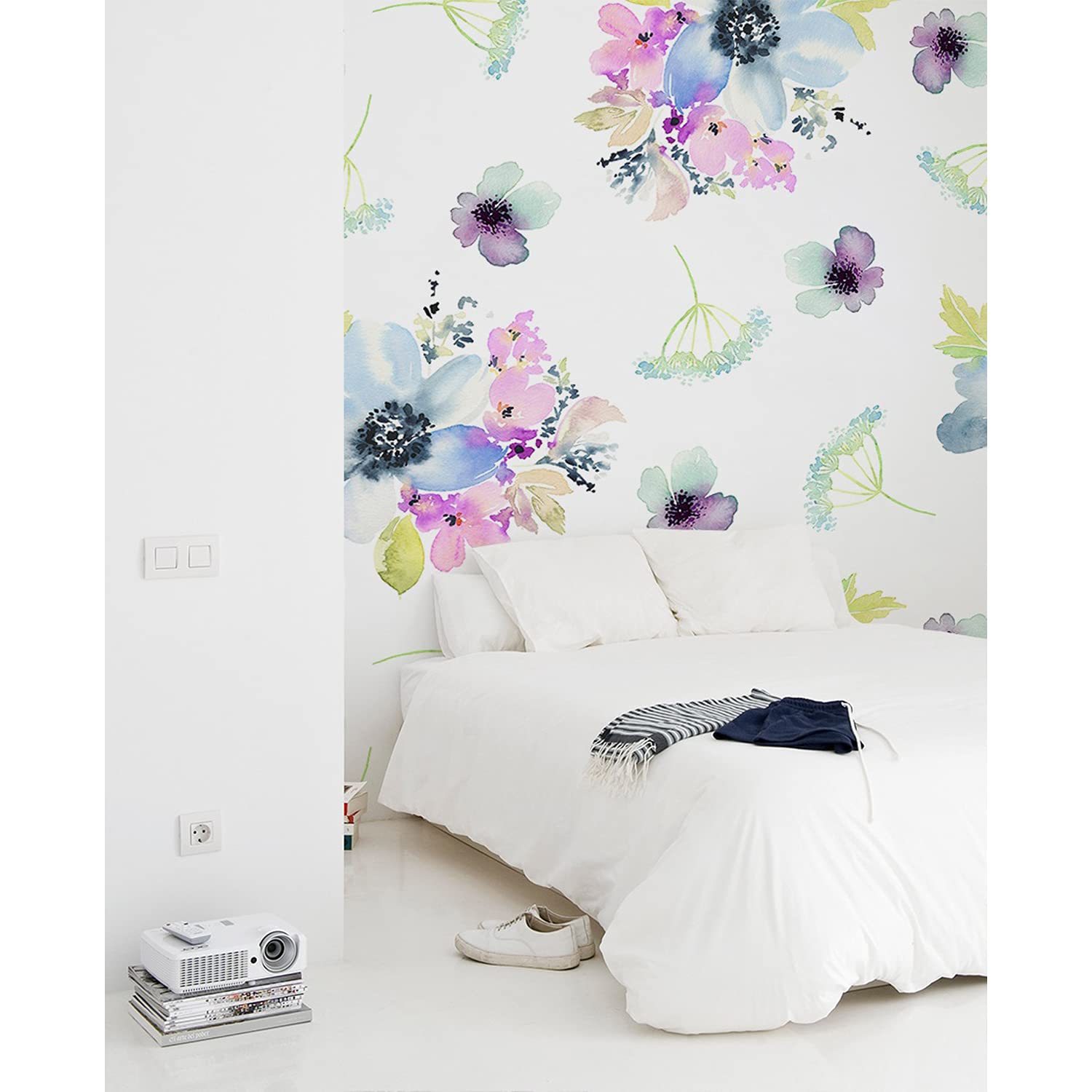 Papier peint intissé pour cacher imperfections mur et meuble fleurs