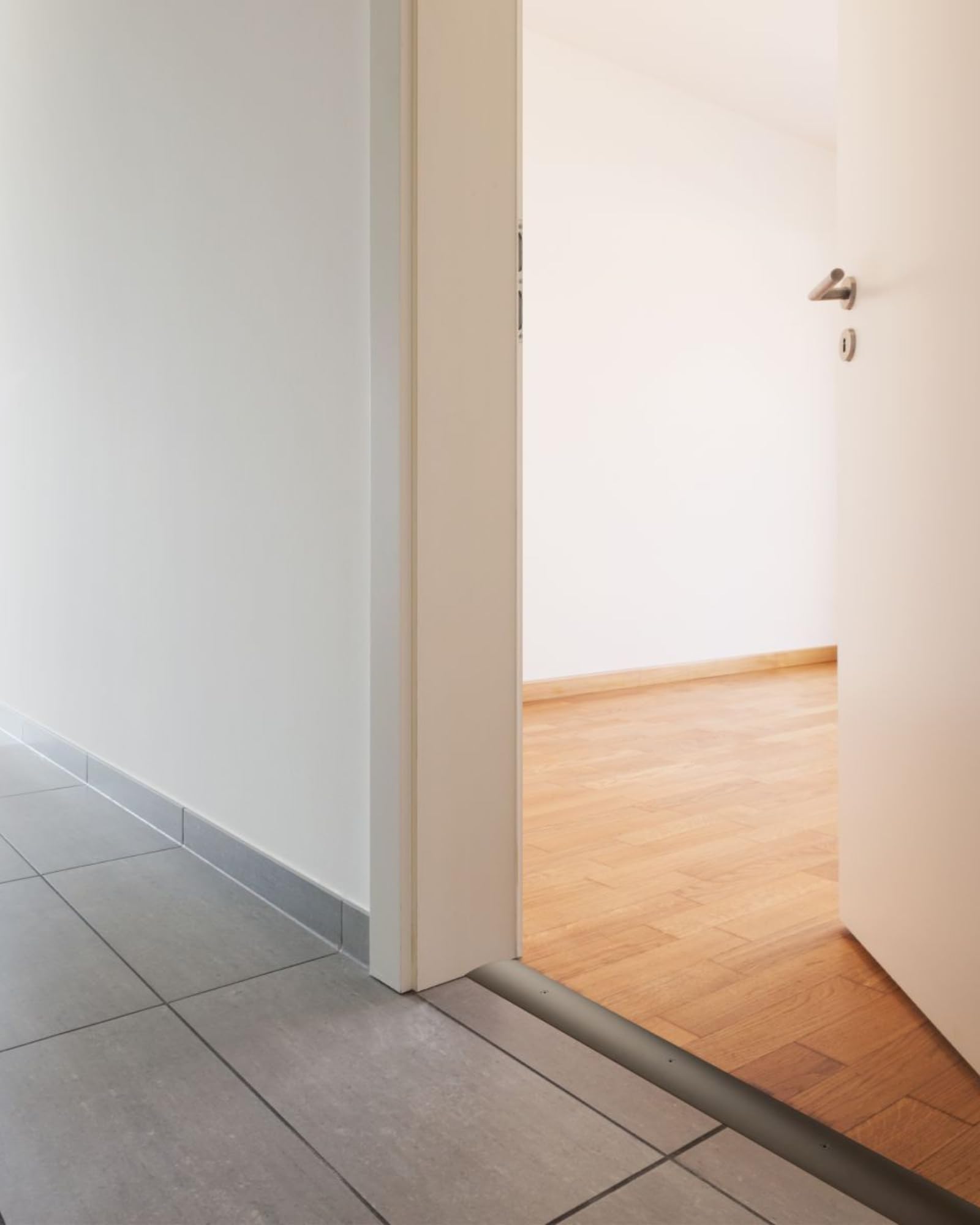 Gedotec Übergangsprofil Laminat - Vinyl Übergangs-Schiene gelocht Bodenprofil gewölbt | Türschwelle zum Schrauben | Alu Bronze eloxiert | Profil 40 x 2000 mm | 1 Stück Teppichschiene