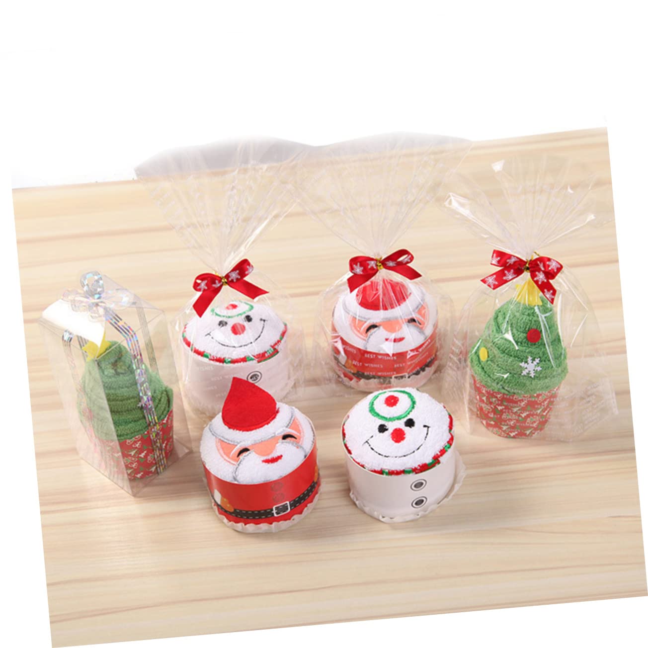 Christmas Creative Cake Towel Gift Washcloth: A Cute and Festive Christmas Tree Present