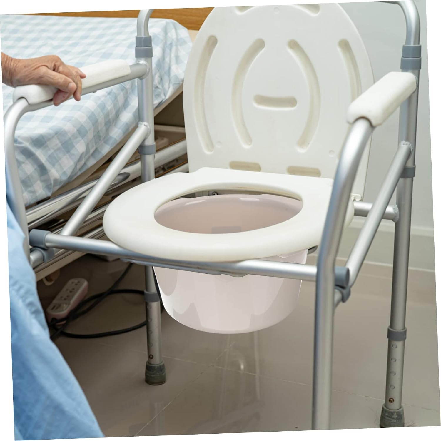 Chamber Pot Lid Urine Pot Bedpan for Elderly Raised Toilet Seat Bariatric Commode Toilet to Shower Assist