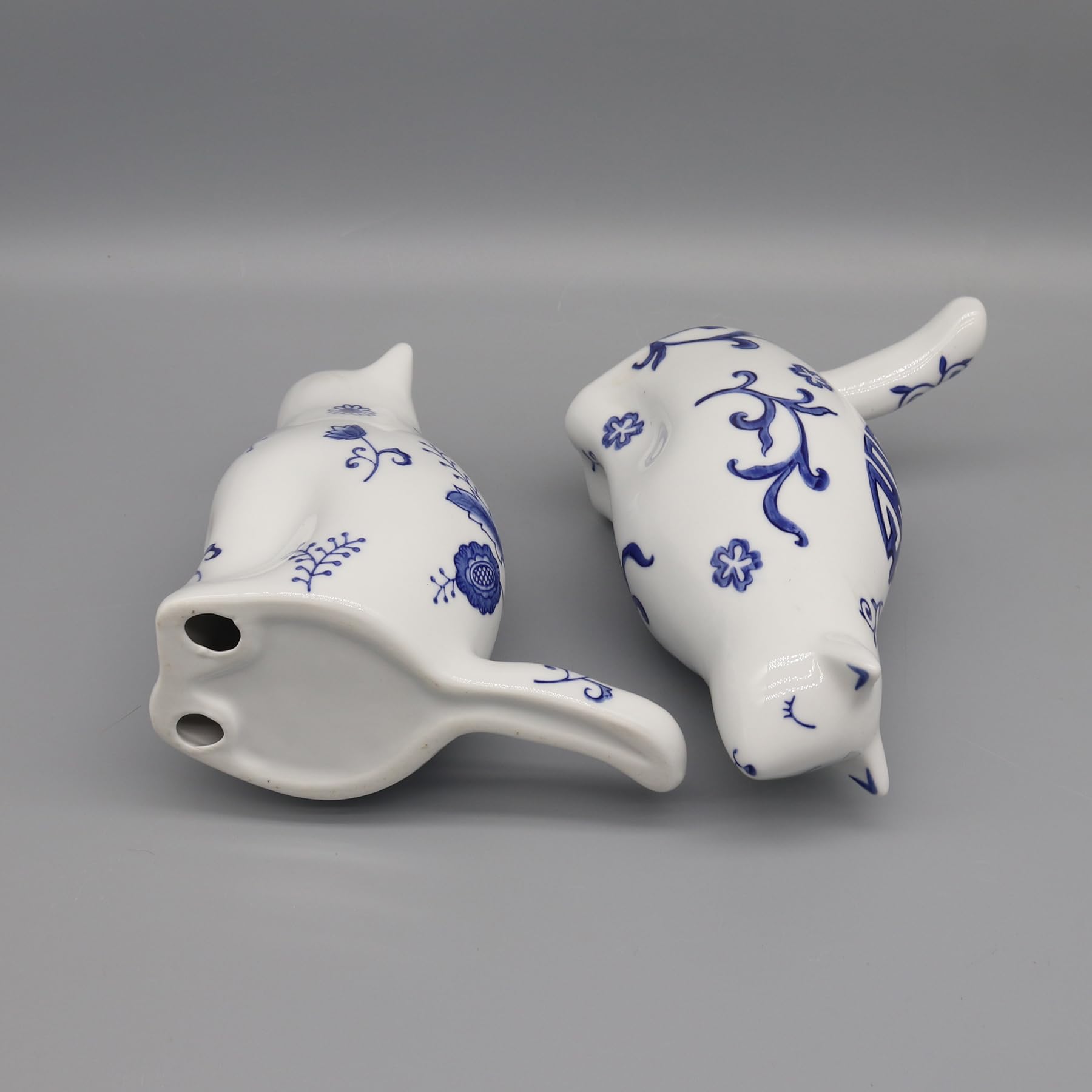 Eastern tide Figuras de gato de cerámica, patrón floral azul y blanco, juego de 2, 16 cm de altura, estilo de porcelana china