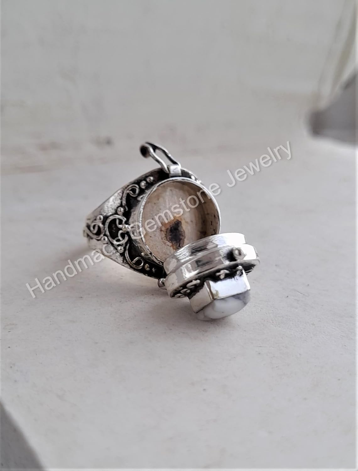 White Howlite Ring, Poison Box Ring, Cushion Stone Ring, White Turquoise Ring, Poison Ring, Square Pill Box Ring, Openable Poison Ring, White Marble Ring, Handmade Poison Ring, Secret Stash Jewelry