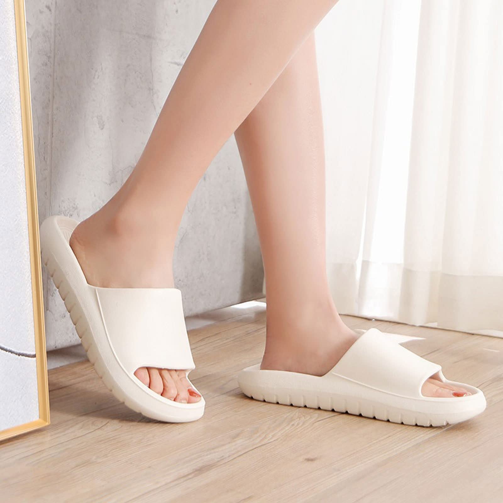 YHQZNLXQ Zapatillas para Mujer Zapatillas Hombres Y Mujeres Sandalias De Playa De Verano Hogar Fondo Grueso Antideslizante Baño Pareja Sandalias Zapatos PlanosBlanco, 38-39