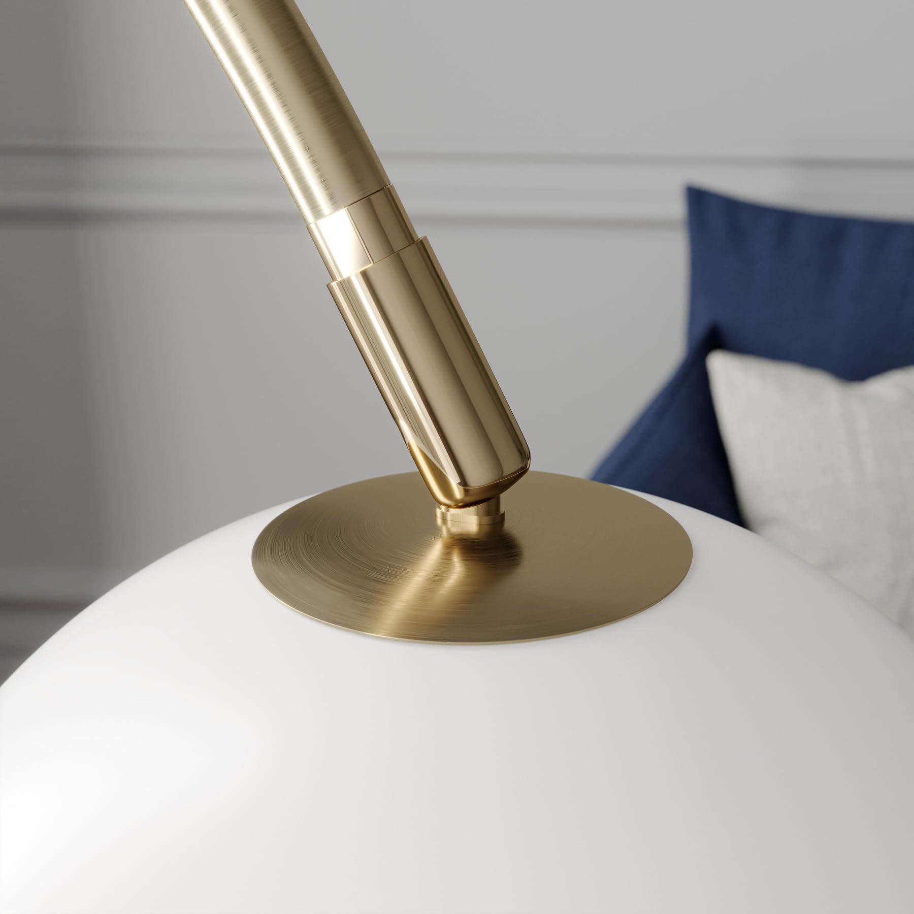 Lindby Stehlampe Metall messing, Bogenlampe mit Fußschalter 1x E27 ohne Leuchtmittel Leselampe Standlampe Wohnzimmer Stehleuchte Wohnzimmerlampe