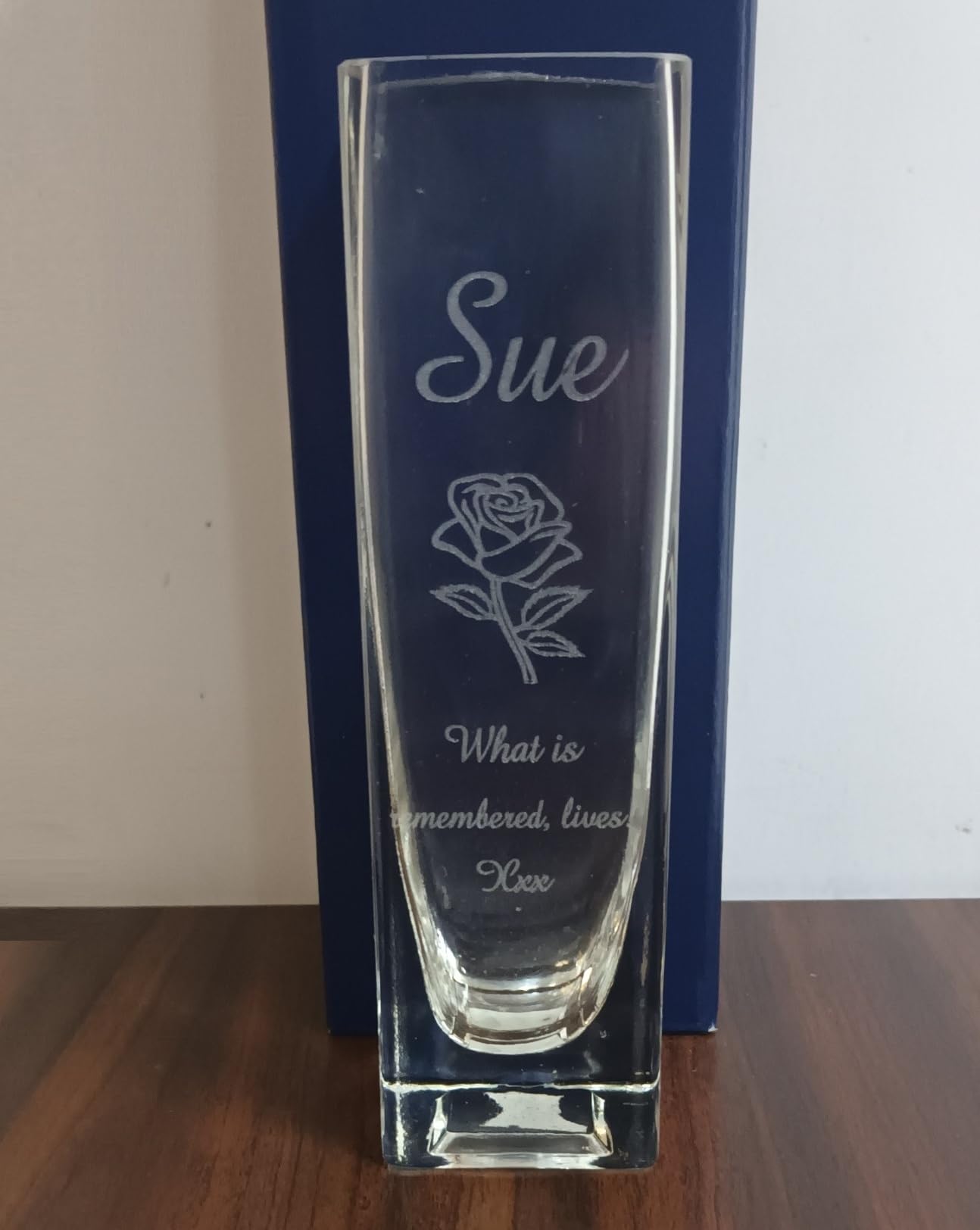 County Engraving Clear Personalised 18Cm Tall Glass Vase With Rose Design, Engraved With Any Message - Enter Your Own Custom Text