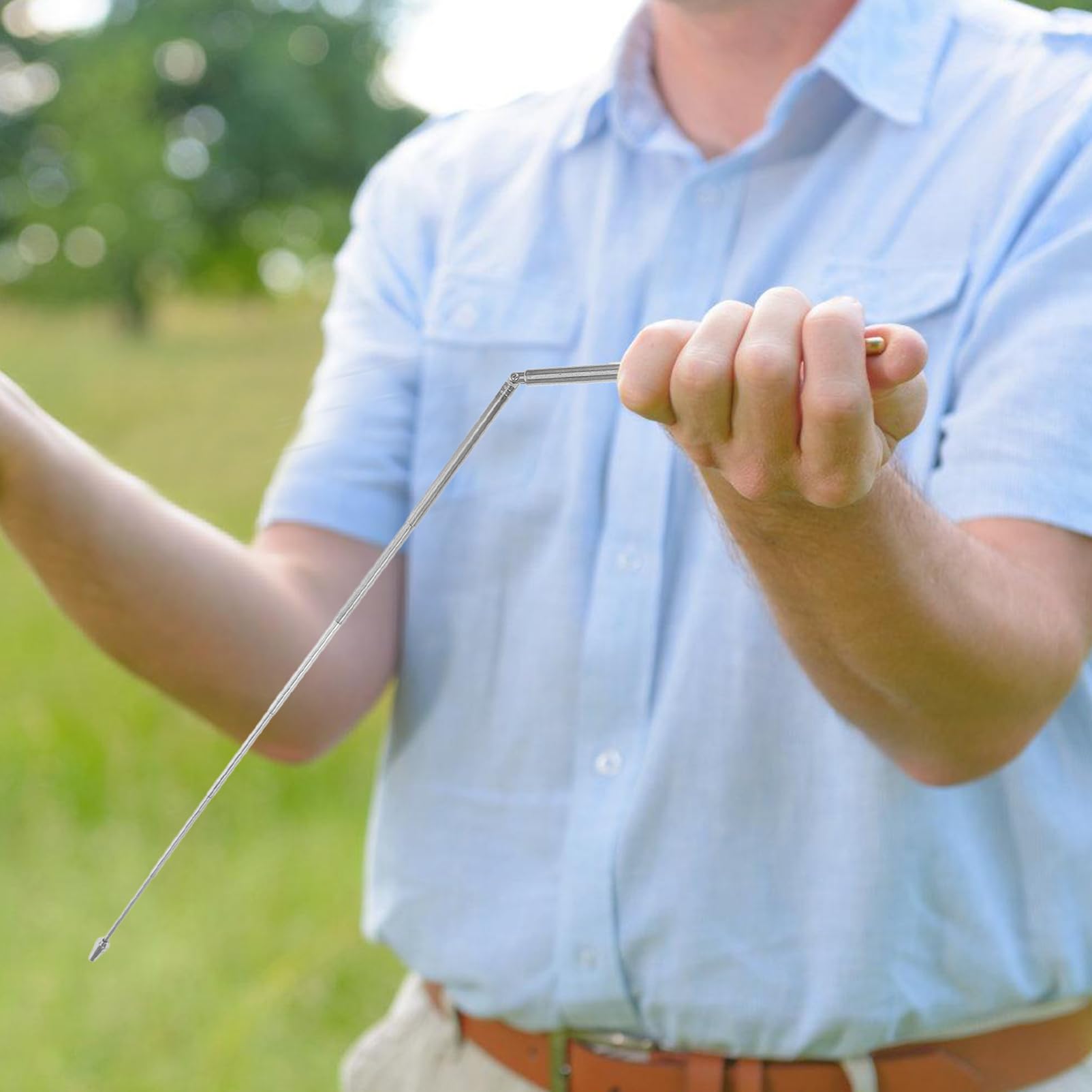 jojofuny Telescopic Folding Water Divining Rod, Handheld Water Divining Pole Daily Use Water Divining Stick Portable Detector Copper Dowsing Rod Tool Manual Water Divination Rod (Silver)