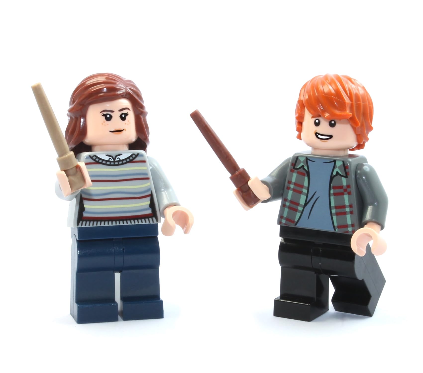 LEGO Harry Potter Minifigure Combo - Hermione in Striped Sweater and Ron Weasley in Plaid Shirt (Adult Version) with Wands