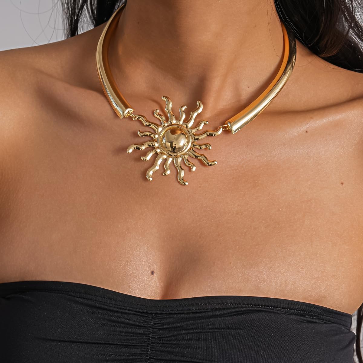 Gold Silver Chunky Sunburst Pendant Collar Necklace for Women Adjustable Polished Smooth Metal Torque Choker Bold Statement Trendy Vintage Jewelry