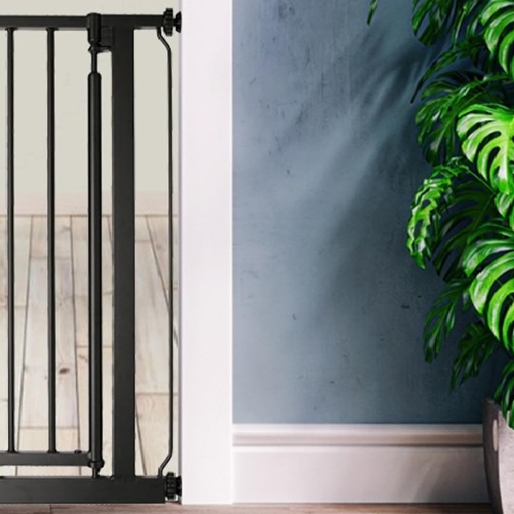 Safetots Puerta de Seguridad Autoajustable con Cierre Automático, Extra Estrecha, 61cm - 66,5cm, Negra Mate, Puerta de bebé con cierre automático, Barrera de seguridad para niños pequeños