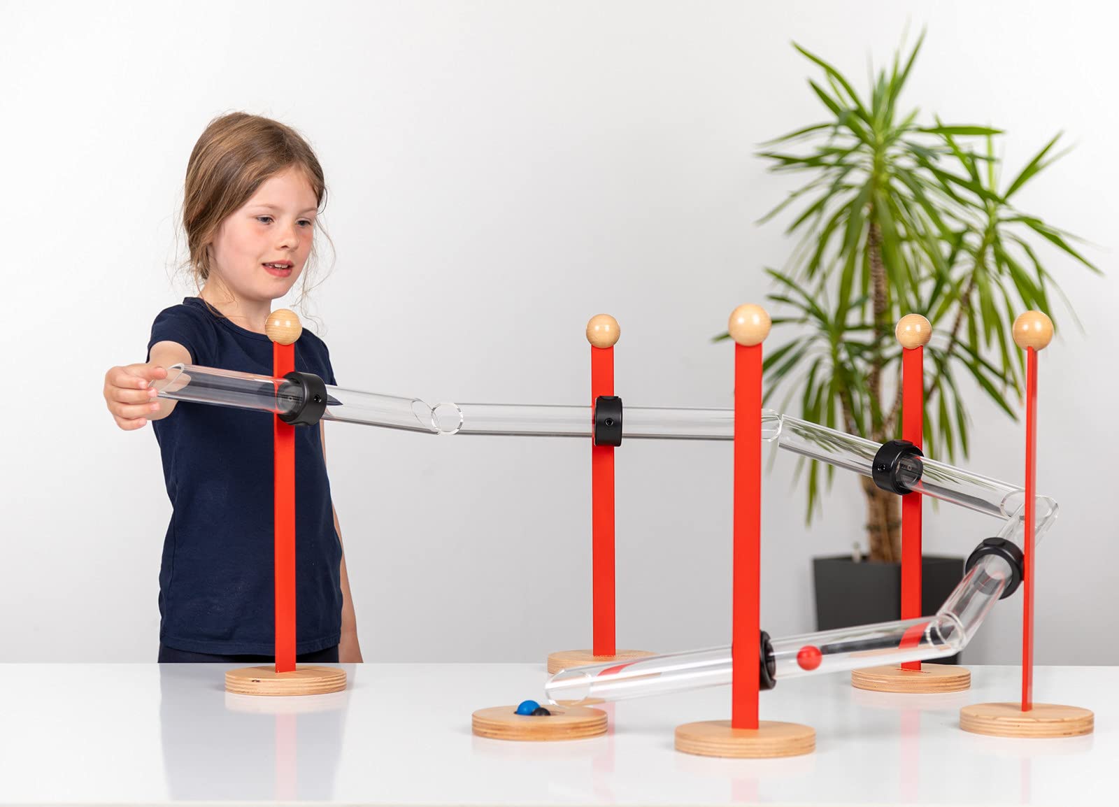Unbekannt Kugelbahn MagniRoll / Material: Acrylglas, Metall + Holz / Gewicht: 3,4 kg / für Kinder ab 4 Jahren