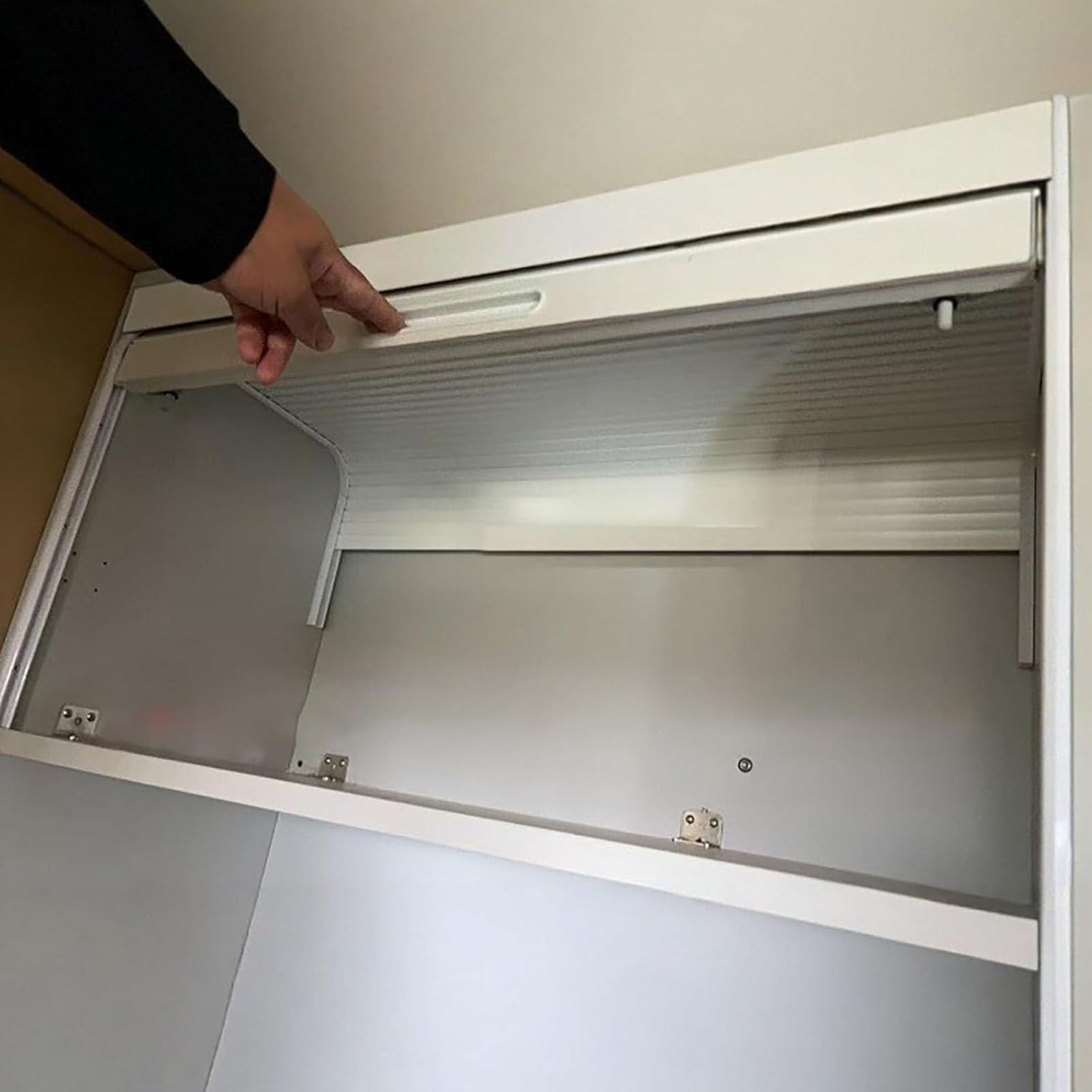 Zestaw wysuwanych drzwi tamborowych – zwijane drzwi szafki z uchwytem do toaletek 61–111 cm, półki na książki i szafy – idealny do organizacji spiżarni (86 x 61 cm)