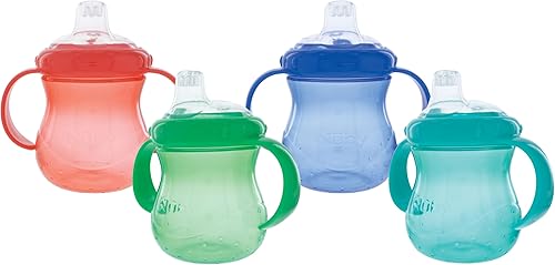 Nuby Vaso de plástico con dos asas antiderrames con boquilla suave, 10 onzas, los colores pueden variar