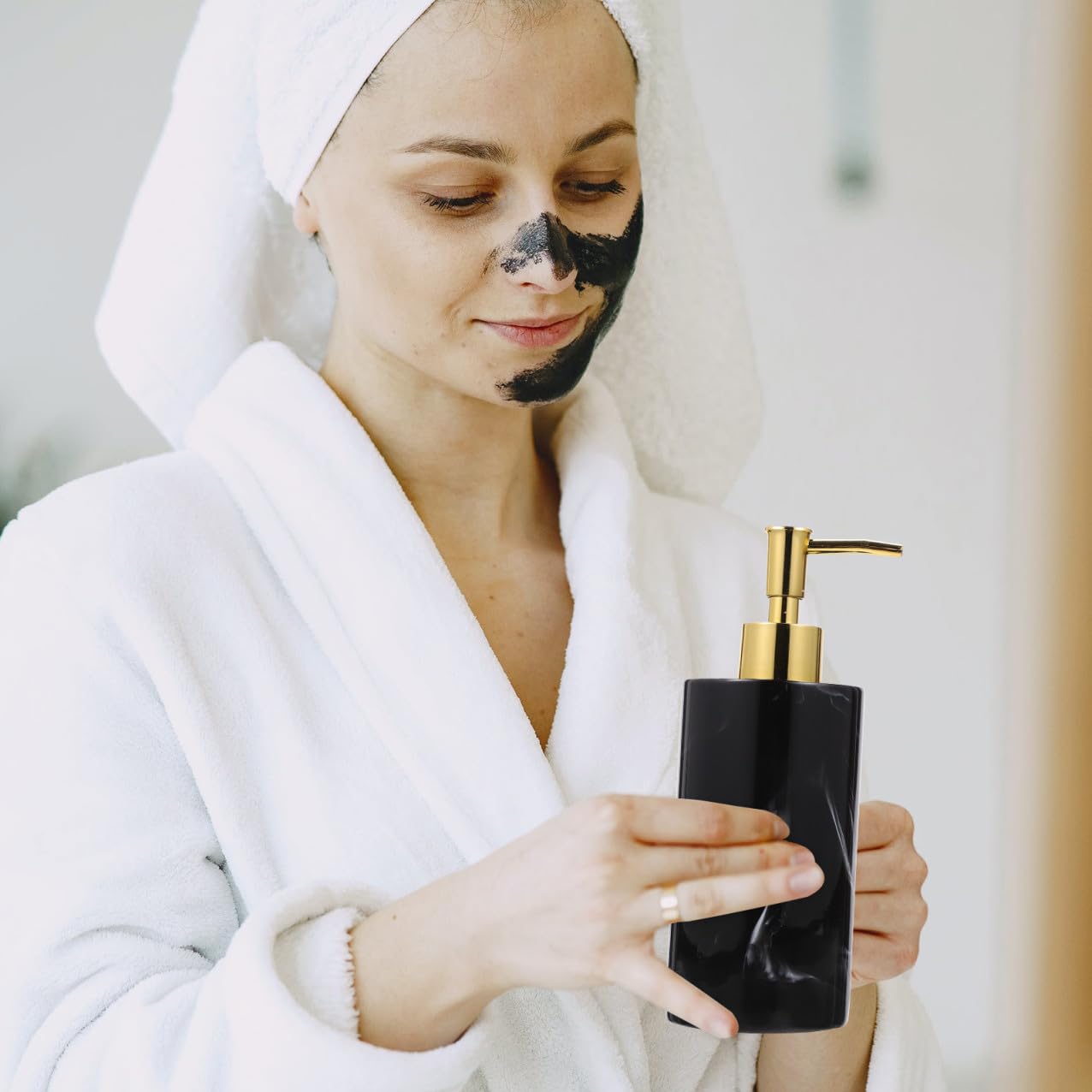 TOYANDONA 350ml Nachfüllflasche aus Kunstharz mit Marmor Design Innovativer Pumpspender für Shampoo und Flüssigseife für Badezimmer und Reise Zufällige Farbe