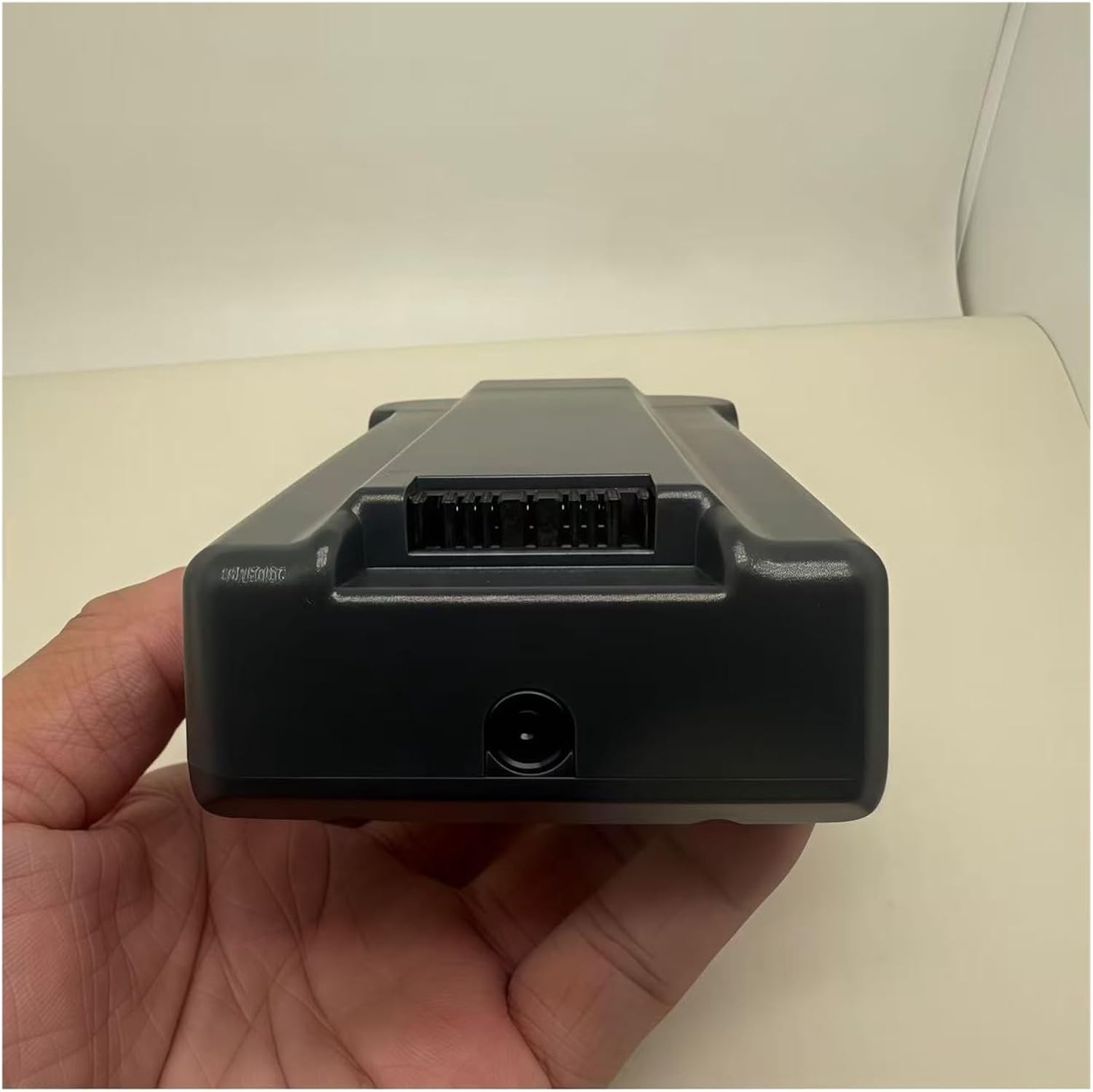 2500 MAh Vacuum Cleaner Lithium-ion Battery Replacement Part, ，Compatible for Bissell 4141, 4143, 1644206, and 1643447 Handheld Vacuum Cleaners，25.2V