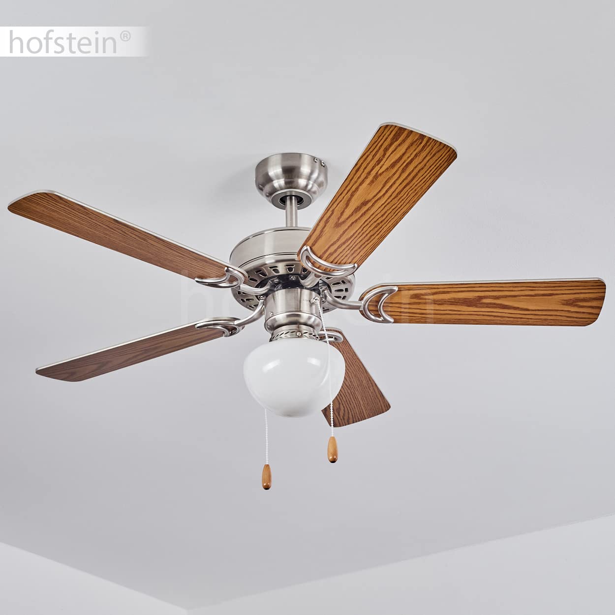 Wentylator sufitowy Apiao, lampa sufitowa z metalu/MDF/szkła w kolorze srebrnym/optyka drewna/brązowym/białym, 1 x E27, bez żarówki, z wyłącznikiem sznurkowym, z odwracanymi łopatkami wirnika