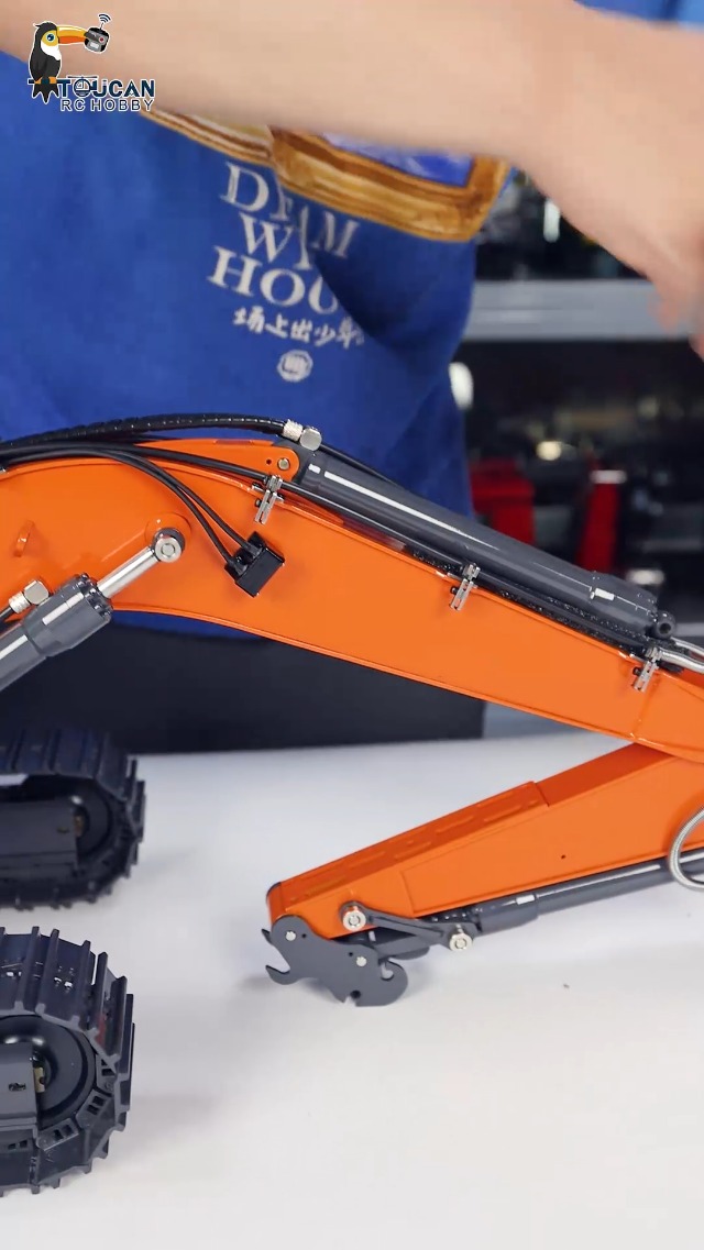 Amazon.com: wheelfun XDRC RC Hydraulic Digger Model 1/14 for 945
