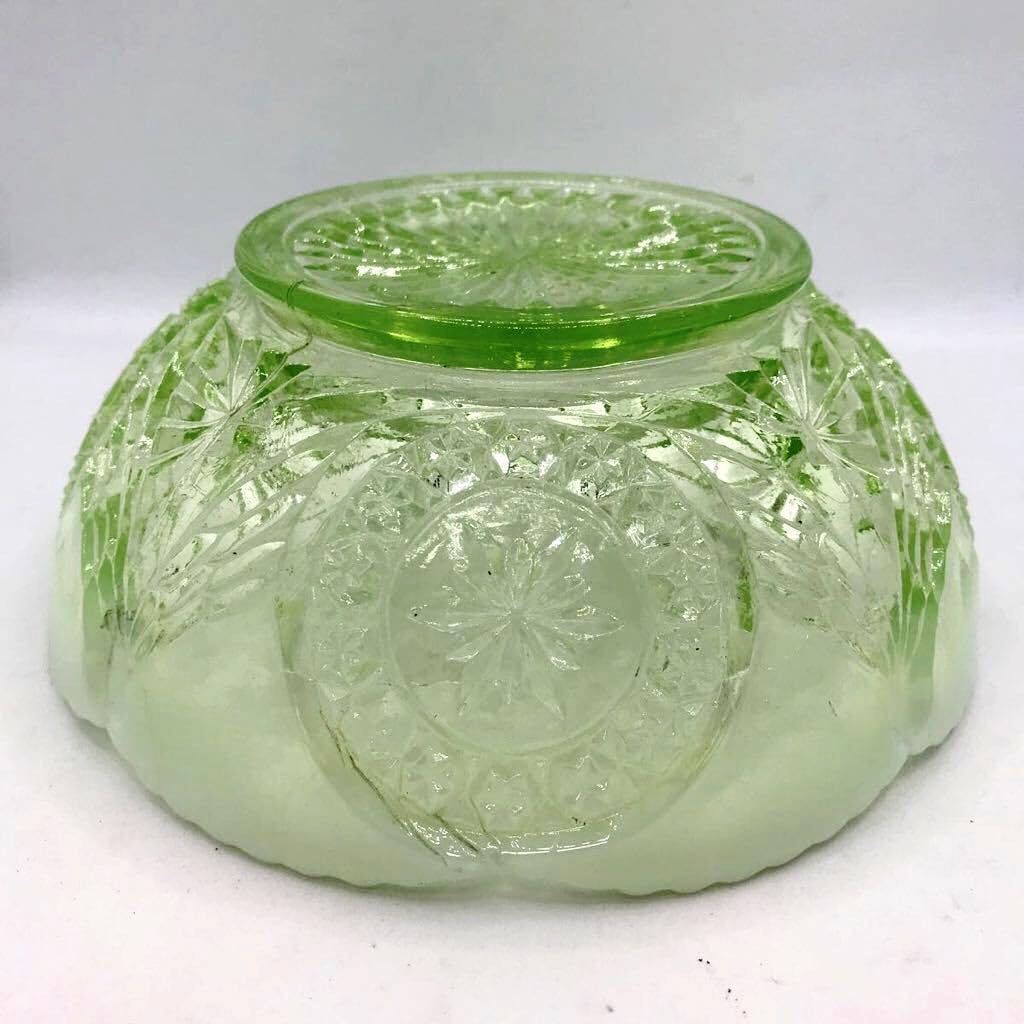 アンティーク乳白縁ウランガラス アンティーク レトロ