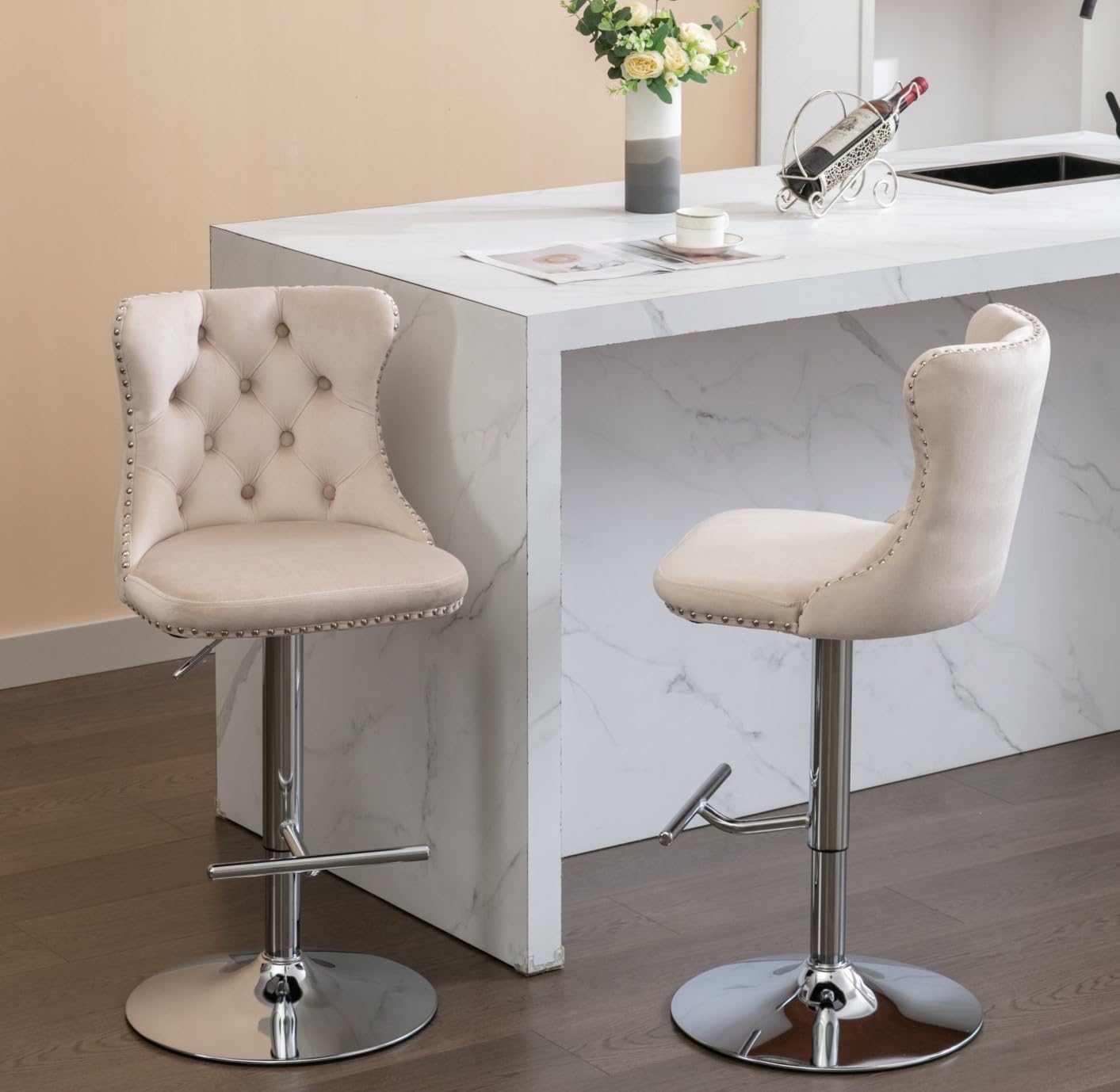 HomeTouch Luxury Velvet Bar Stools Set of 2 Swivel Kitchen Breakfast Bar Stools Adjusatble Height Chairs for Counter (2, BeigeVelvet)