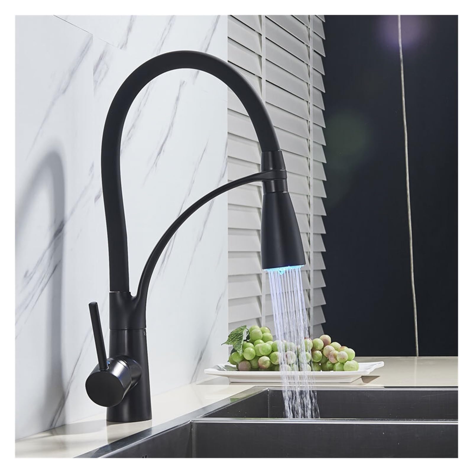 Robinet de kitchen pivotant à 360° avec mitigeur LED extractible noir chaud et froid