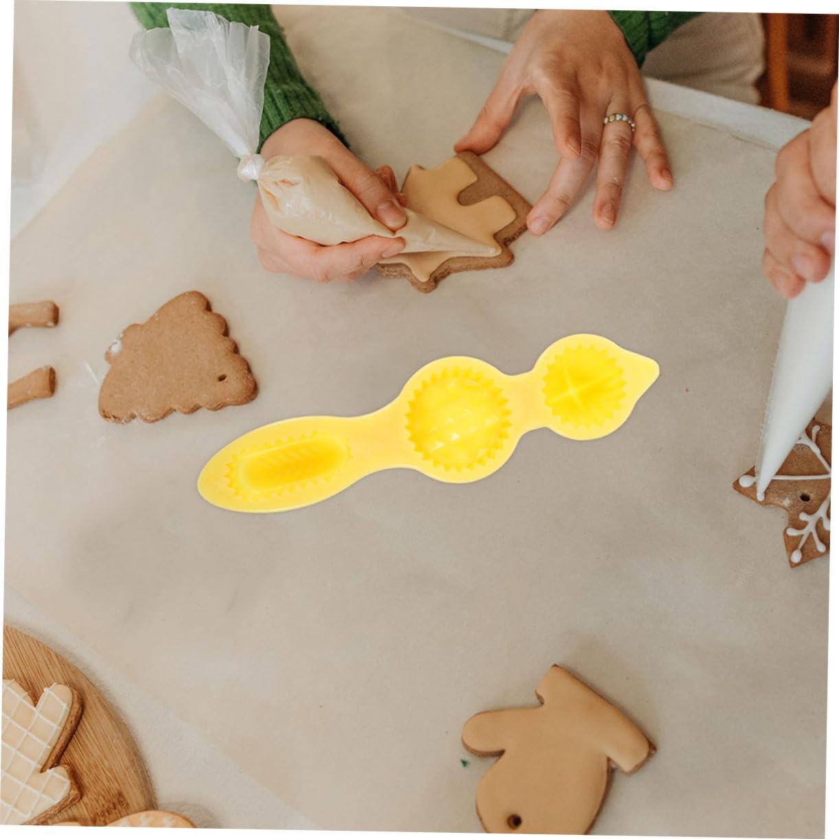 KICHOUSE 2pcs Cookie Stamps for Baking Cookies Household Baking Mold with Simple Design