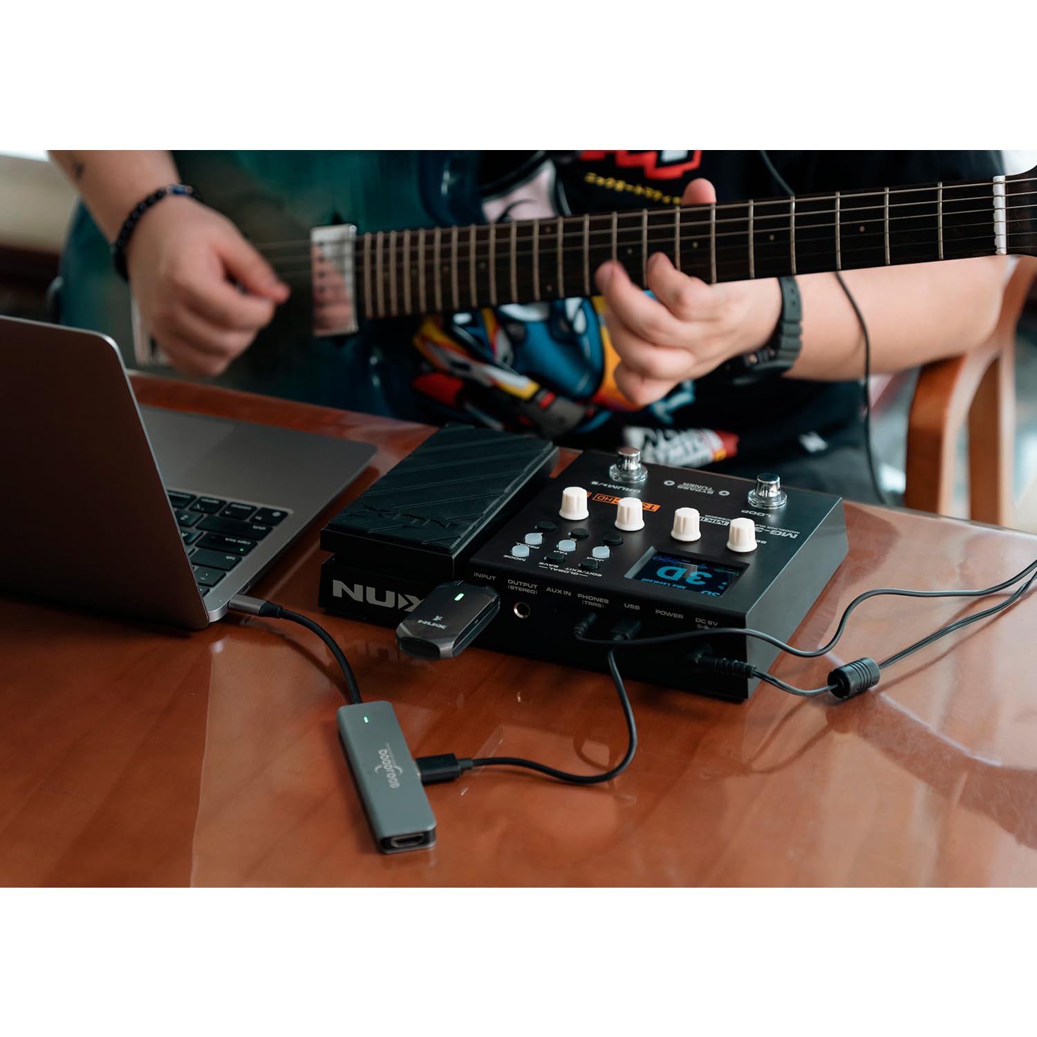 NUX MG-300 MKII Multi-Effektgerät Amp-Modeler Effektpedal für E-Gitarre + keepdrum Kopfhörer