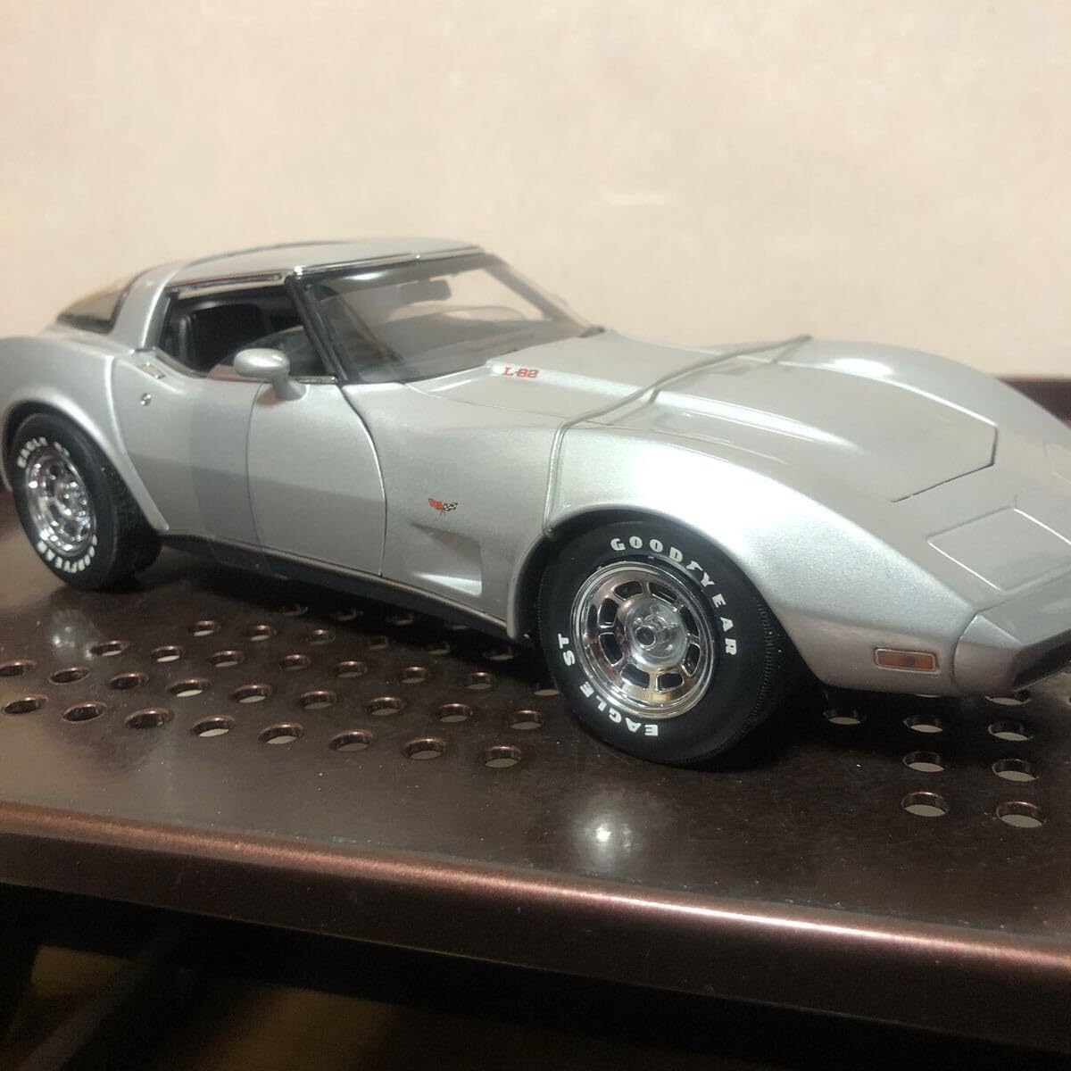 Amazon | 616 ミニカー 1/18 Chevrolet Corvette 1978 シルバー 