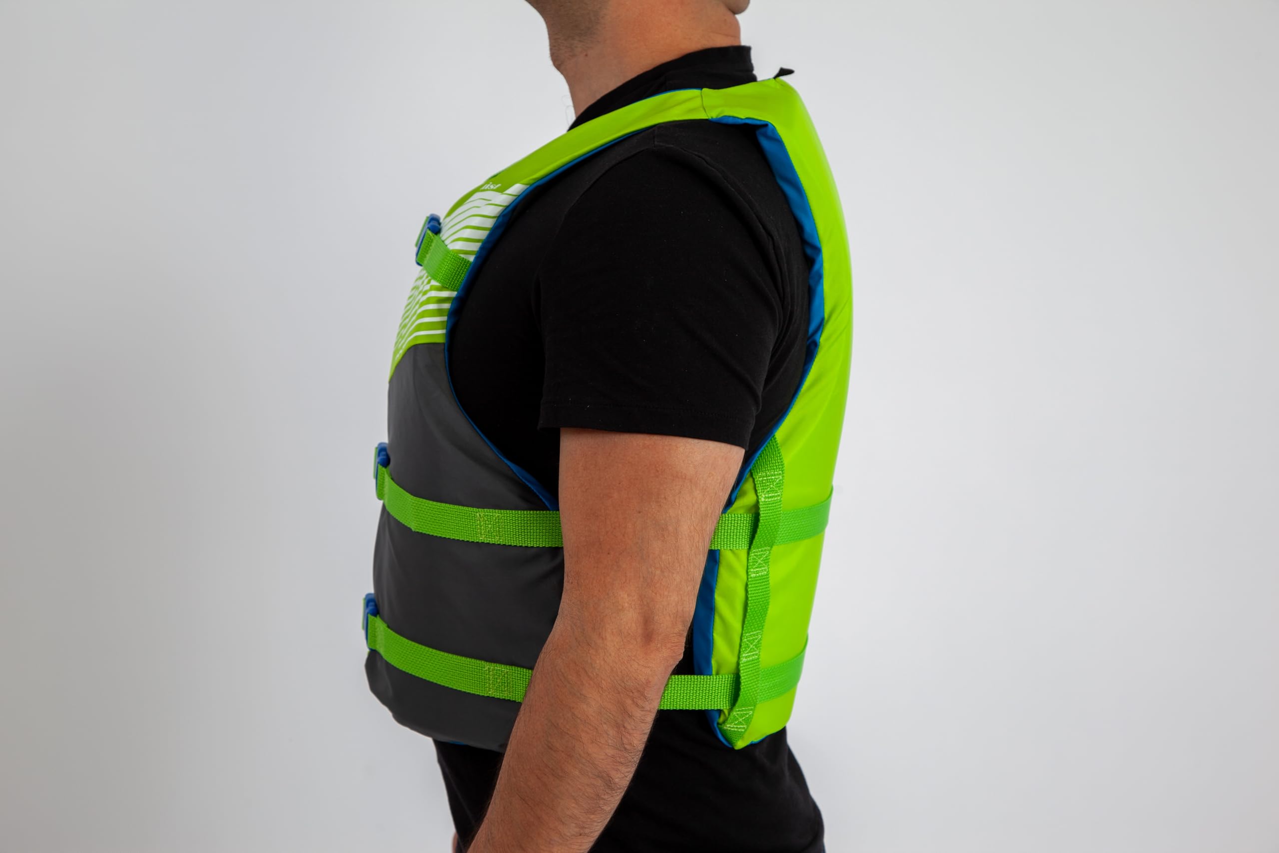 Stohlquist FIT Schwimmweste Erwachsene, US Küstenwache Zugelassen Typ III Rettungsweste, PFD für Männer und Frauen, leicht verstellbar, leicht und hoher Auftrieb (Grün/Schwarz, Universalgröße)