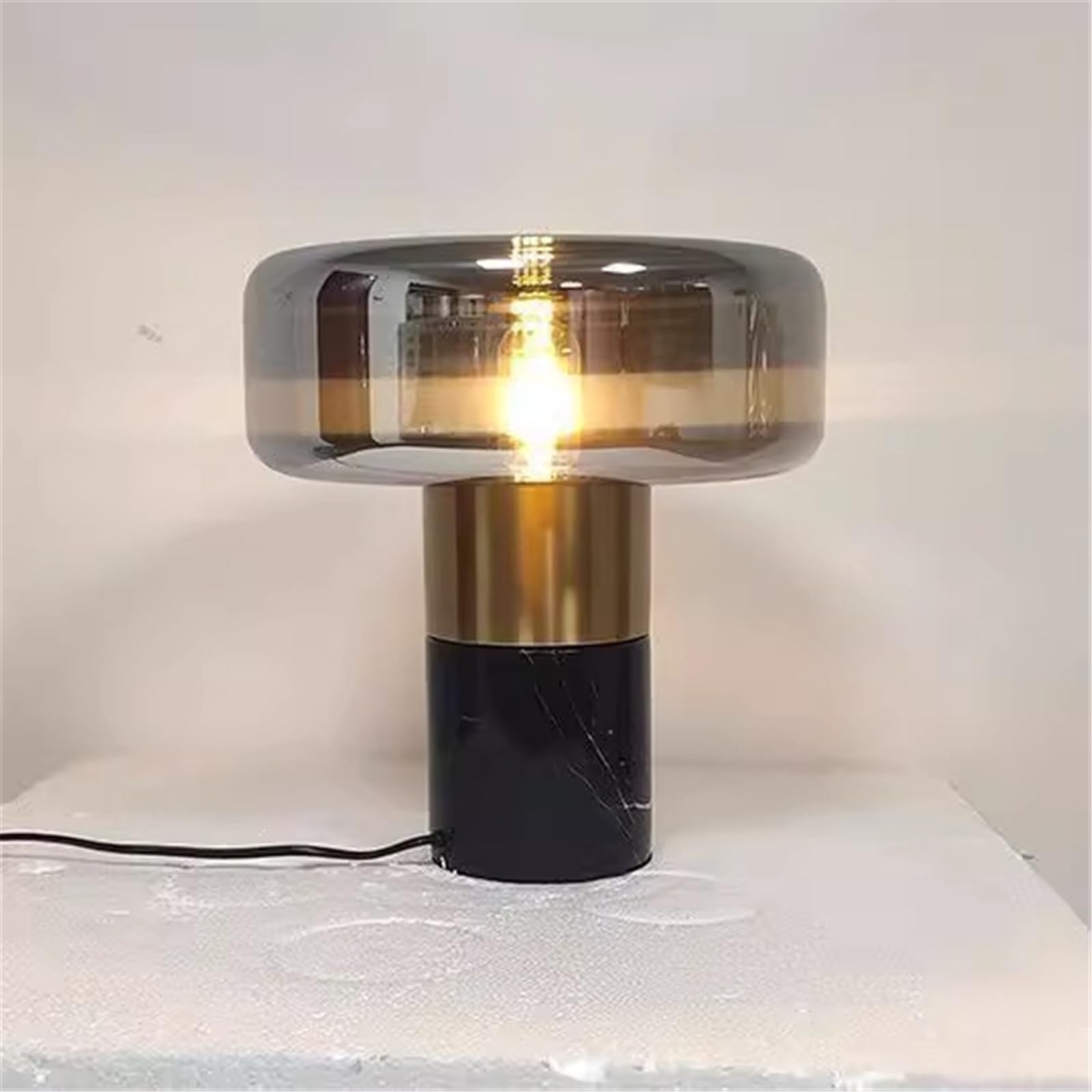 Affascinante Lampada da tavolo in marmo, decorazione semplice for soggiorno, studio, camera da letto e comodino Arredamento per la casa