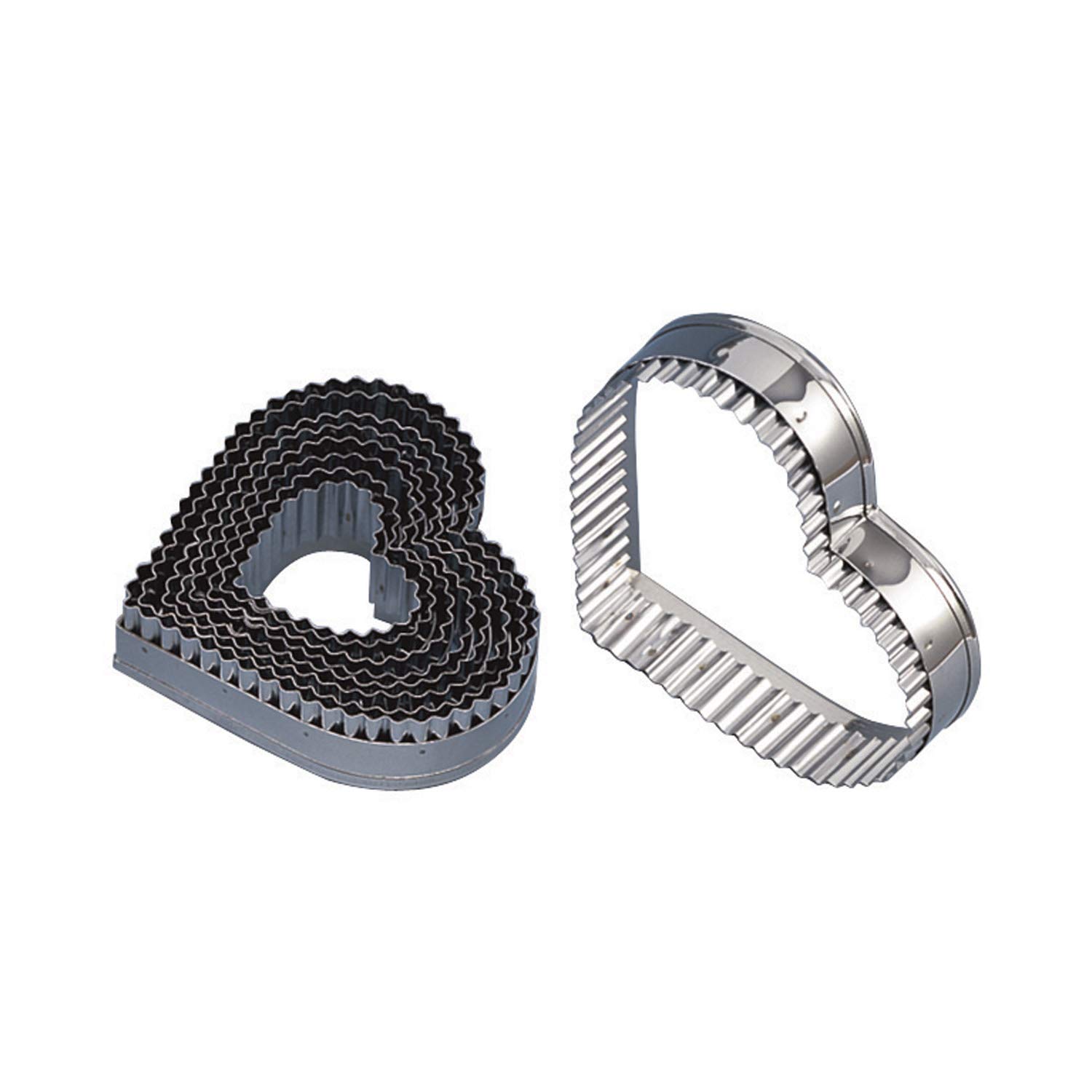 Piazza 285572 Lot de 9 emporte-pièces en acier inoxydable avec cœur dentelé, 6 – 14 cm de diamètre