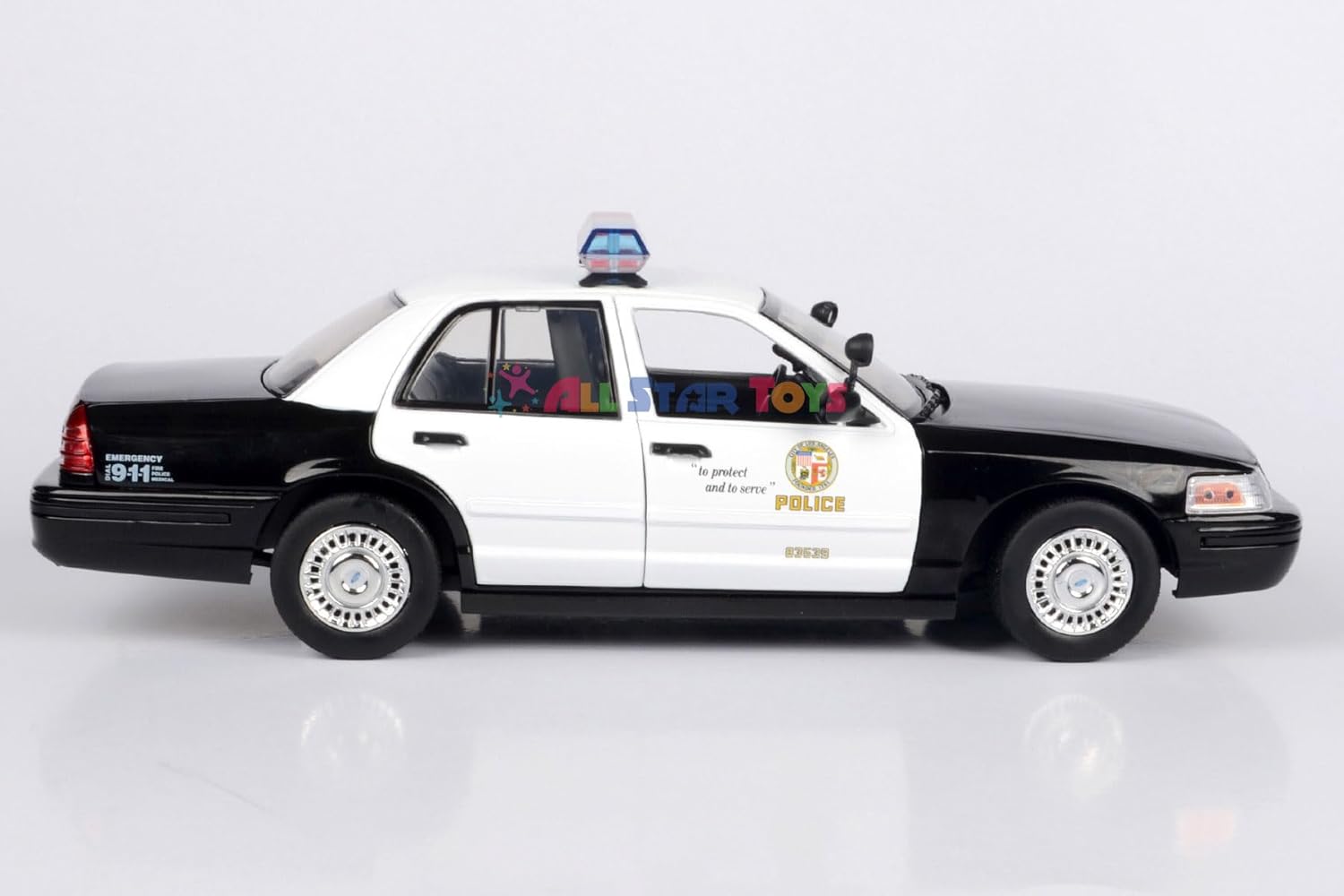 Motormax 1:18 2001 Ford Crown Victoria Los Angeles Police Department LAPD Toy
