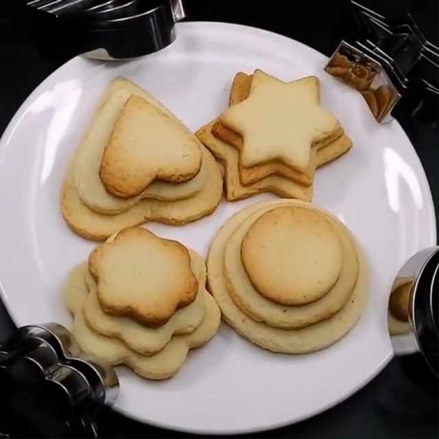 ステンレス製クッキー型セット Amazon | クッキー型 抜き型 キッチン 5個セット 製菓 手作り プレス