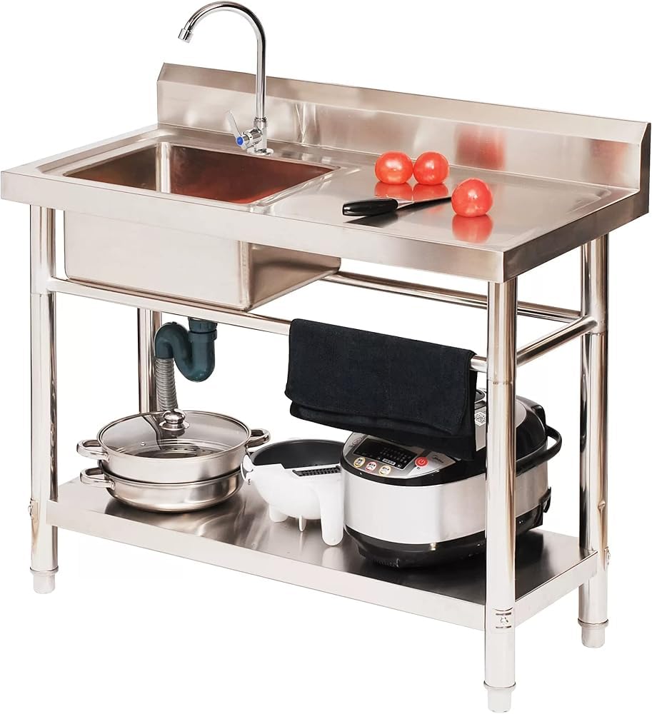 Fregadero de cocina con estantes y grifo perfecto para barbacoas en patios y zonas exteriores