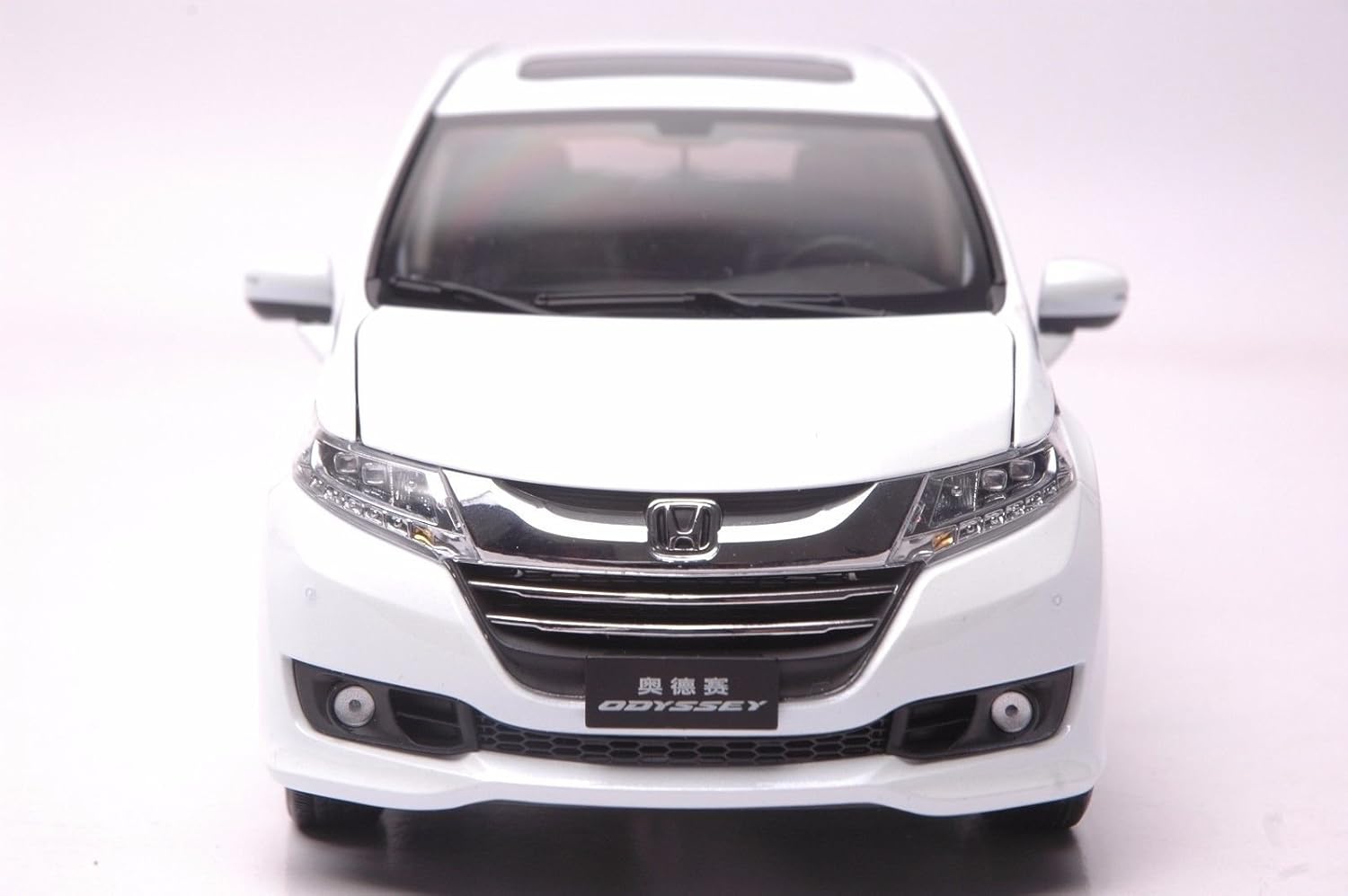 Amazon 1 18 ホンダ オデッセイ ホワイト 15年 モデル ミニカー Honda Odyssey Mpv White ミニカー ダイキャストカー おもちゃ