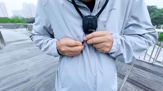 Insta360 Supporto da collo per GO 3/3S, X4, X3, Ace/Ace Pro - per POV in prima persona a mani libere. Base regolabile a 360° per scatti verticali e orizzontali