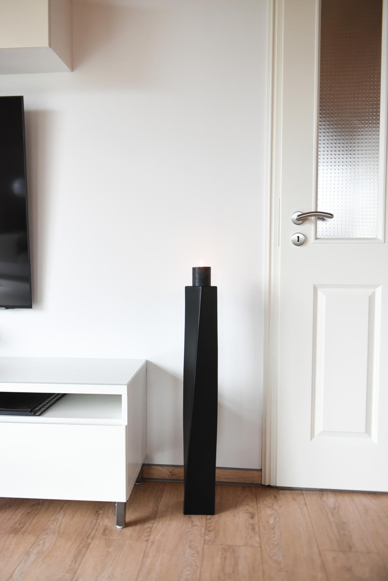 VIVANNO Kerzenhalter HYDRON Schwarz Matt - Moderner Metall Kerzenständer | Design Bodenwindlicht aus Metall für Stumpenkerzen bis 7 cm, auch als hohe Bodenvase für Trockenblumen und Deko nutzbar