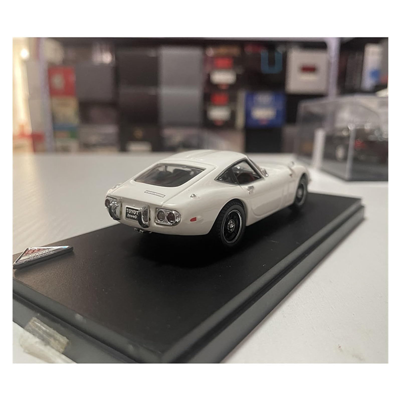 Amazon | ミニカーモデル 1:43スケール トヨタ 2000GT 1967 スポーツ