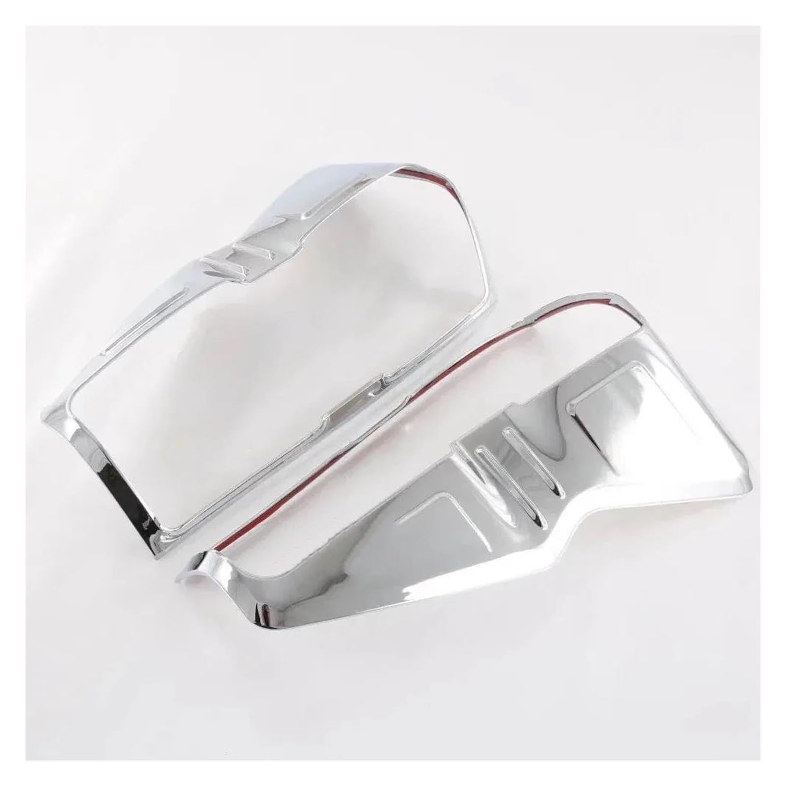 Funda luz trasera Isuzu D-MAX 2021-2024 moldura plata 4