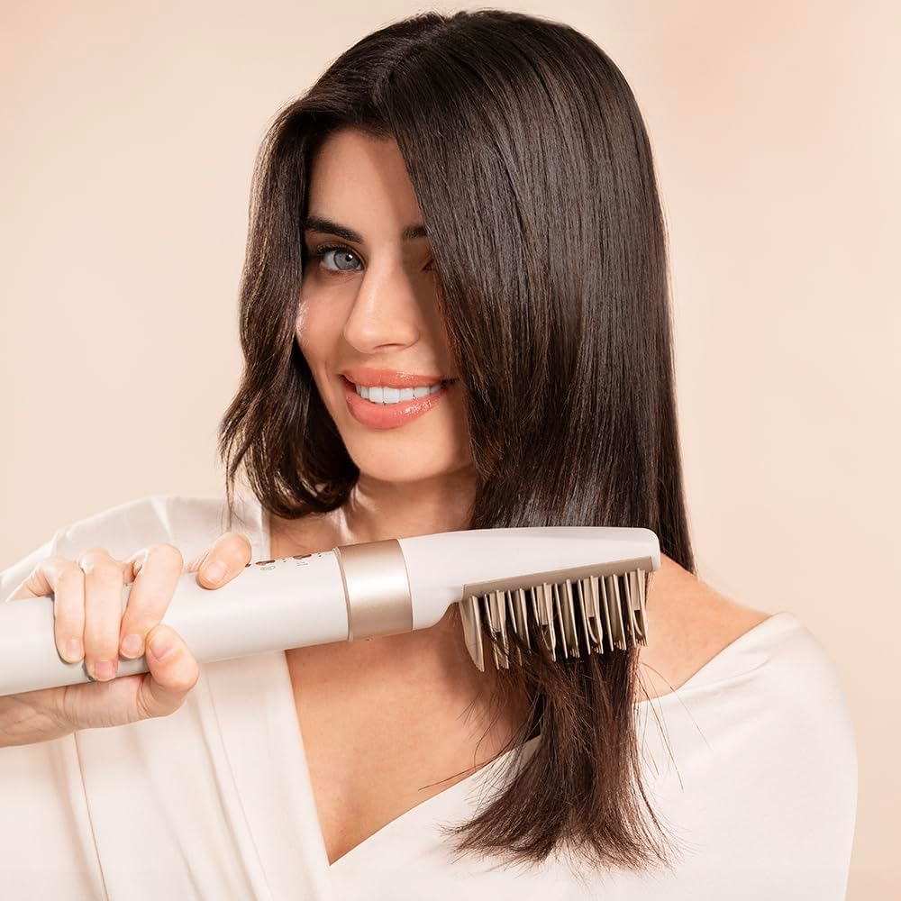 Two women showcasing different hairstyles achieved with the Cecotec CeramicCare AirGlam Champagne