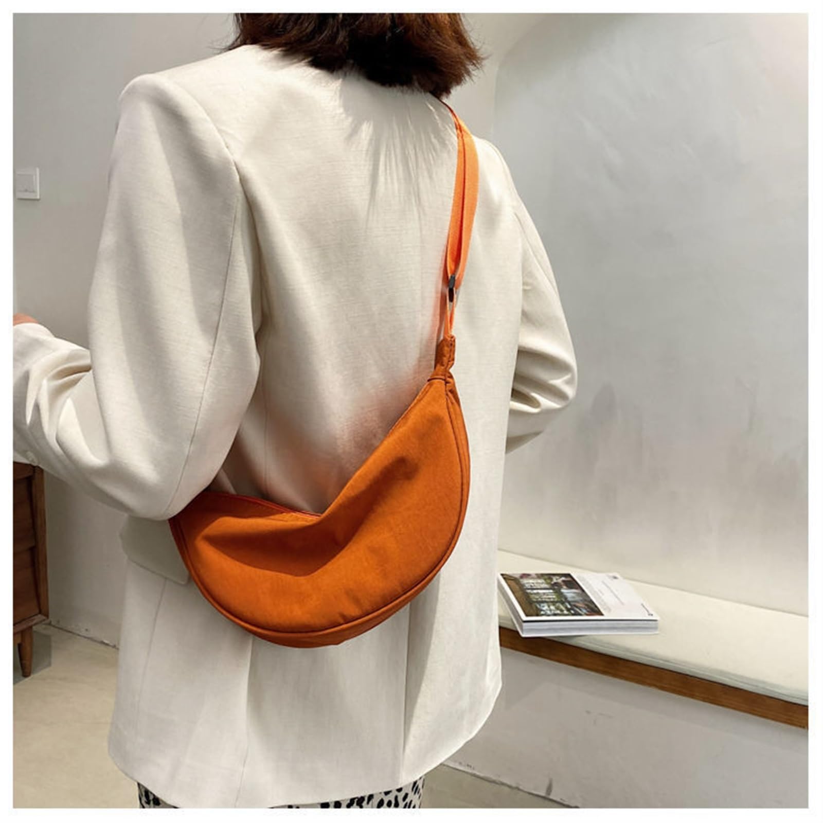 Amazon.co.jp: 三日月スリングナイロンクロスボディバッグ