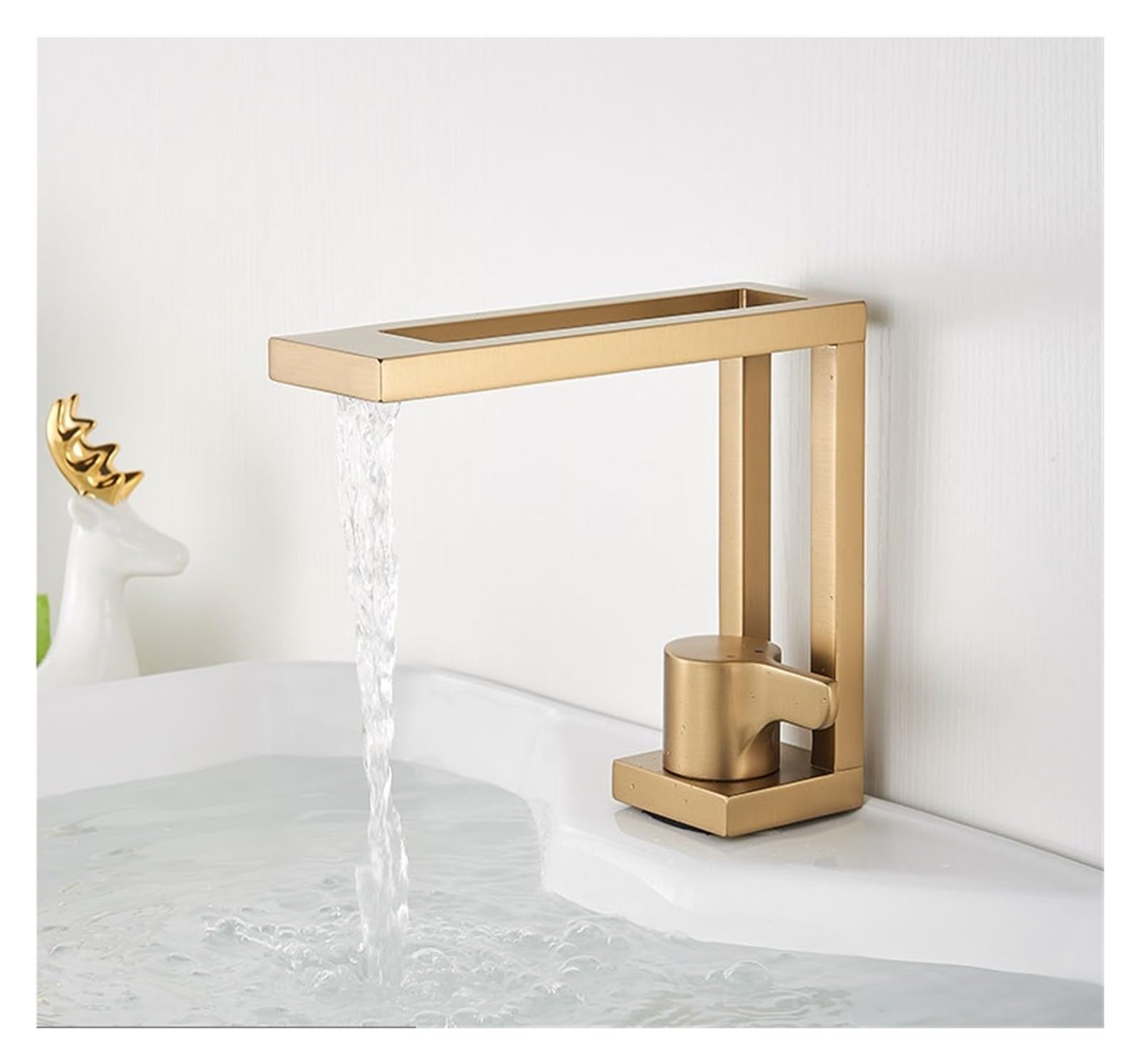 Mitigeur de salle de bains or brossé pour bassin chic